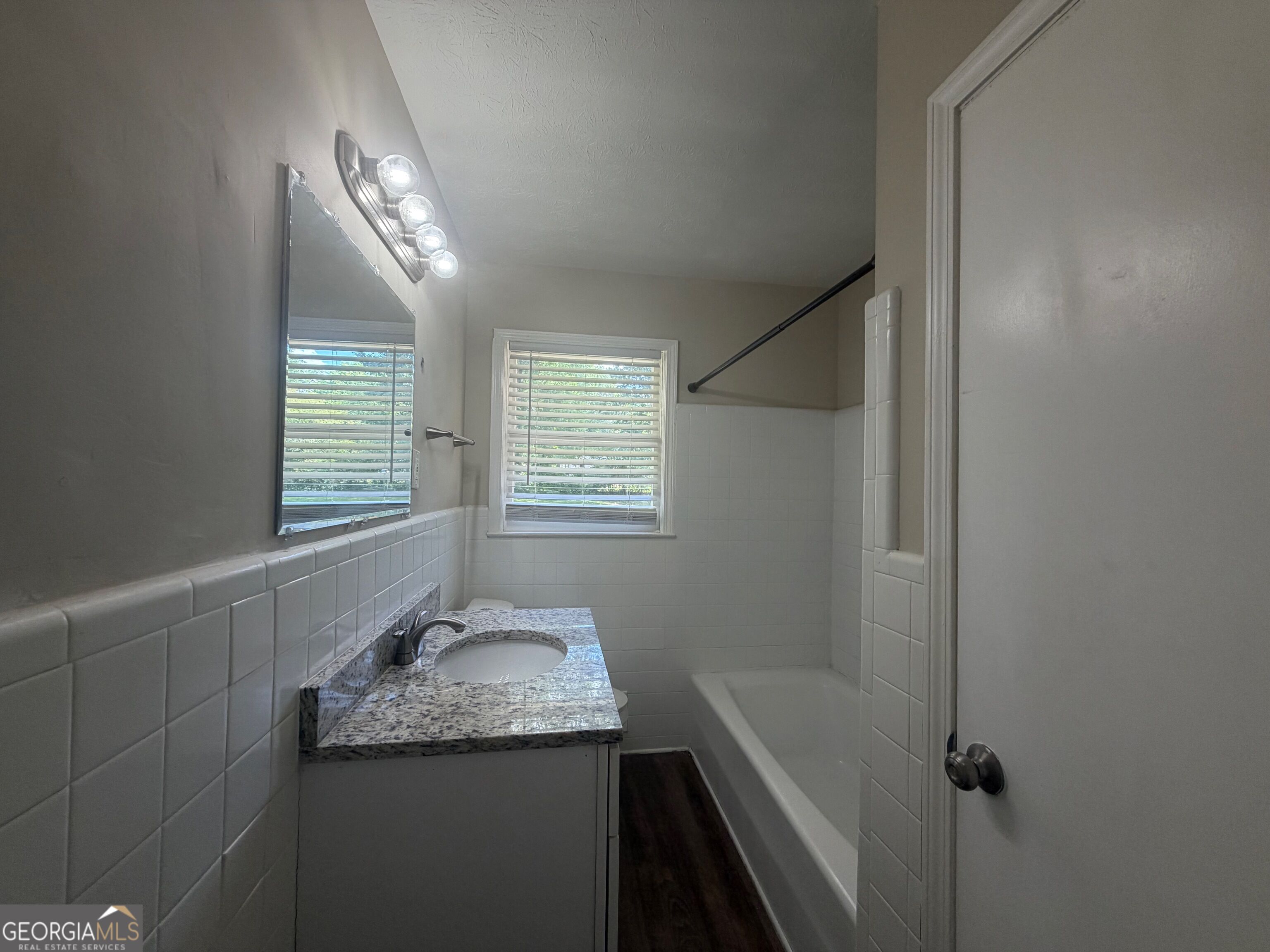 3964 Summit Drive Property Photo 6