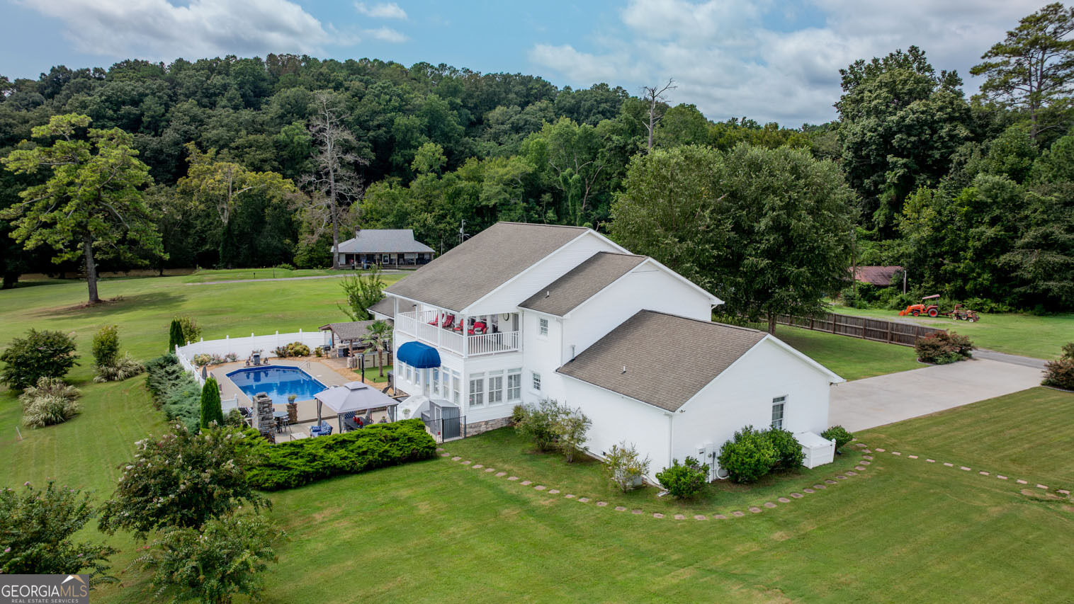 149 Golf Course Lane Property Photo 5