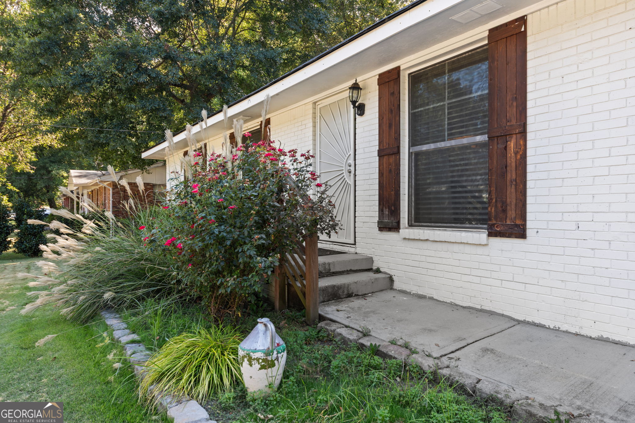 740 Tara Circle Se Property Photo 3