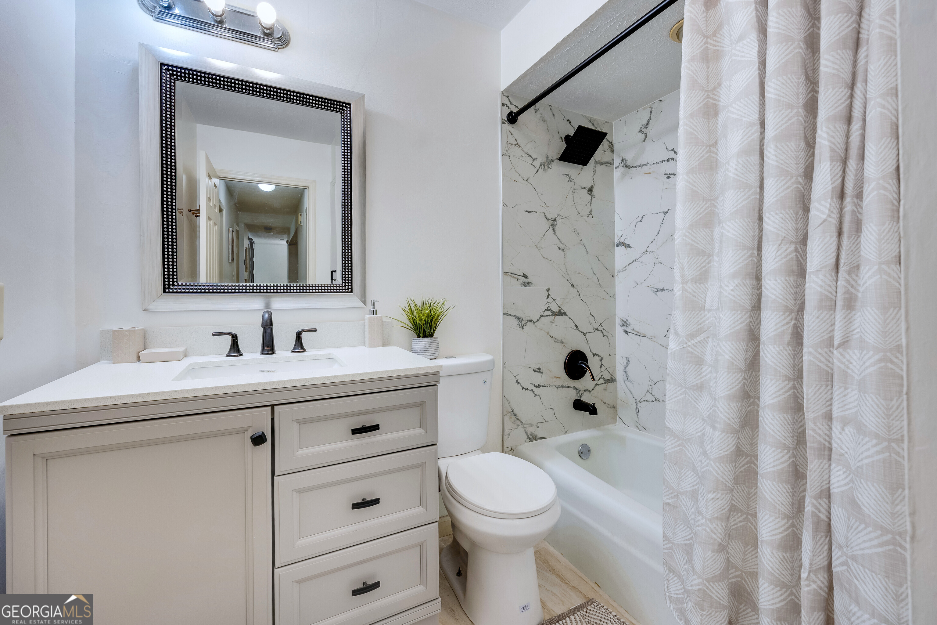 6517 Charter Oaks Circle Property Photo 8