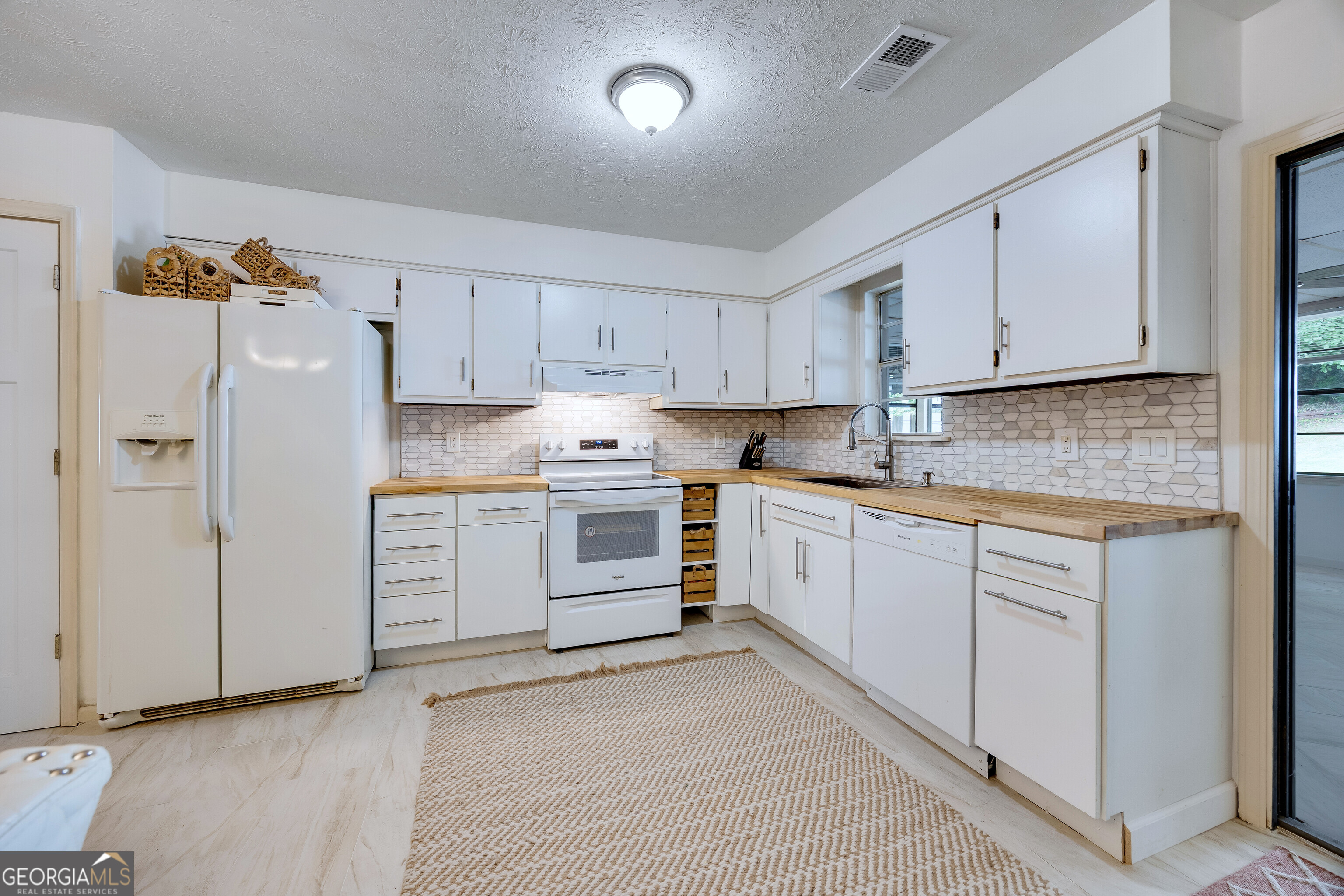 6517 Charter Oaks Circle Property Photo 17