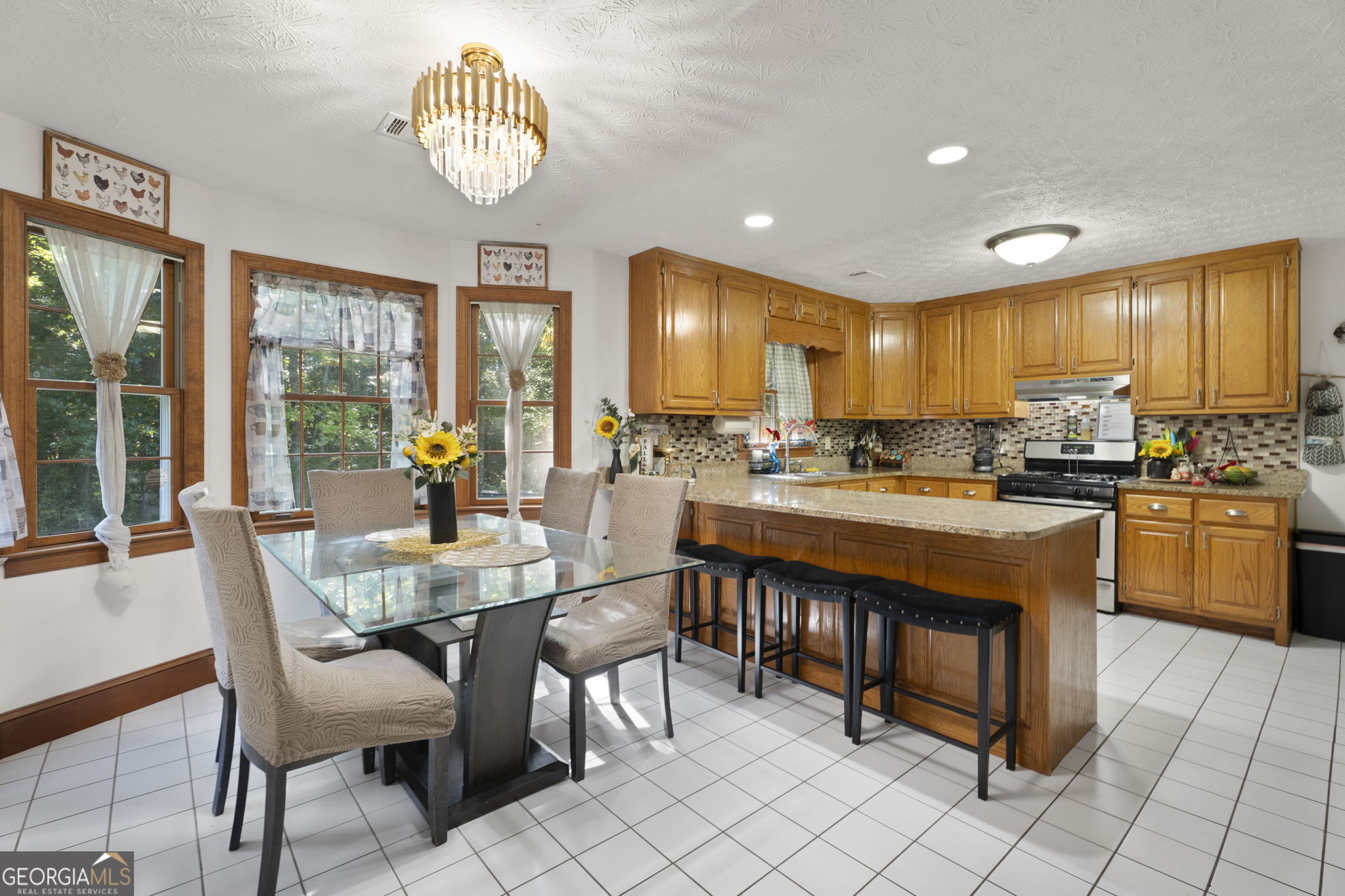 735 Chambers Road Property Photo 12