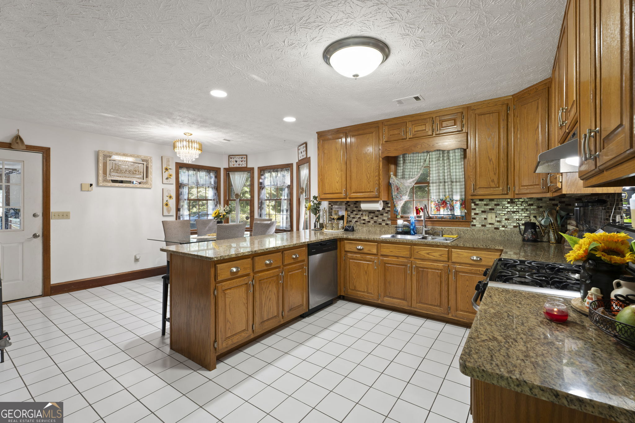 735 Chambers Road Property Photo 14