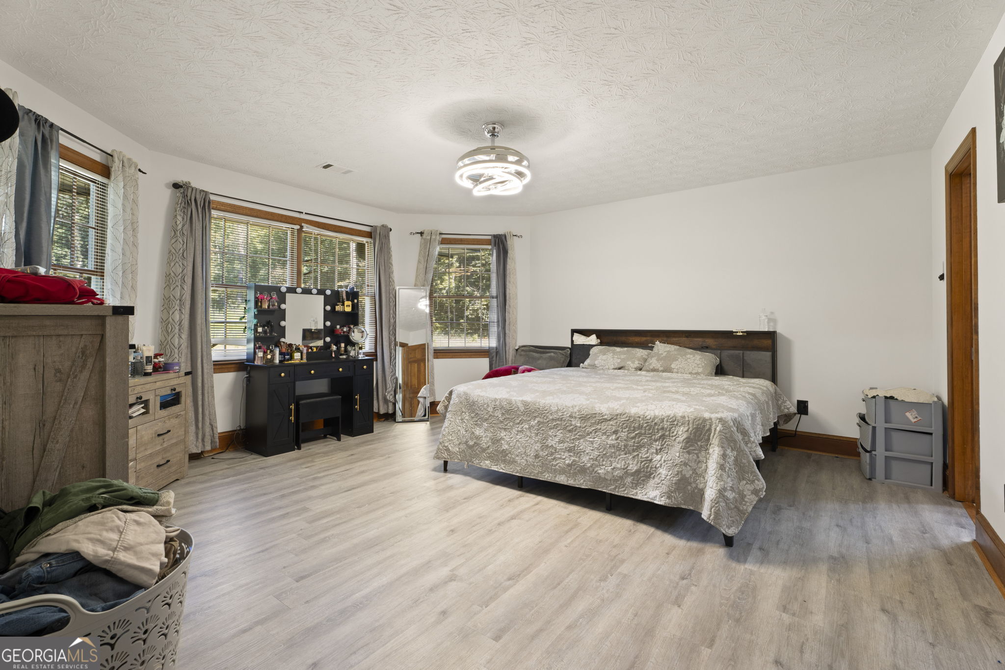735 Chambers Road Property Photo 16