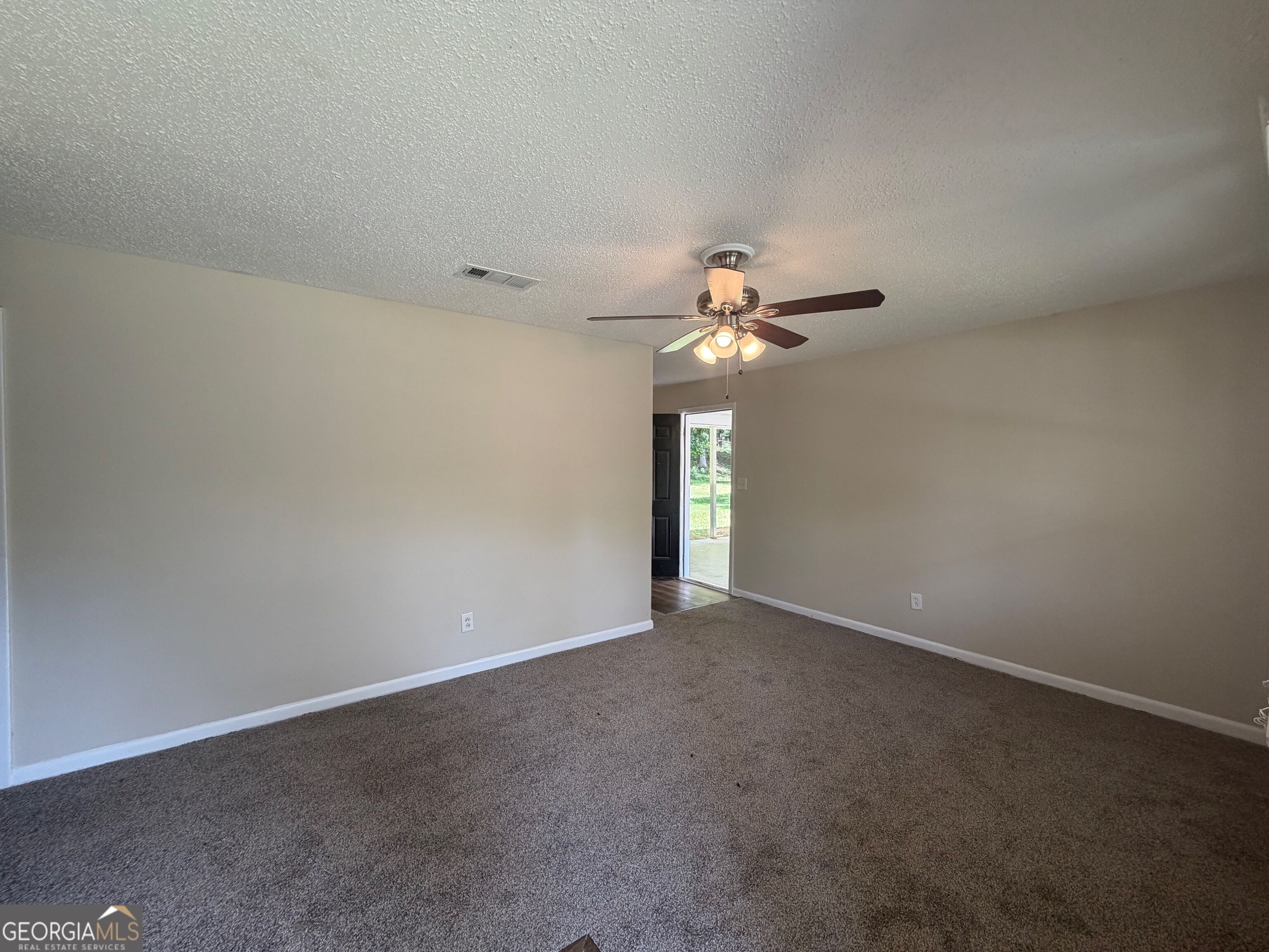 2192 Chestnut Log Loop Property Photo 3