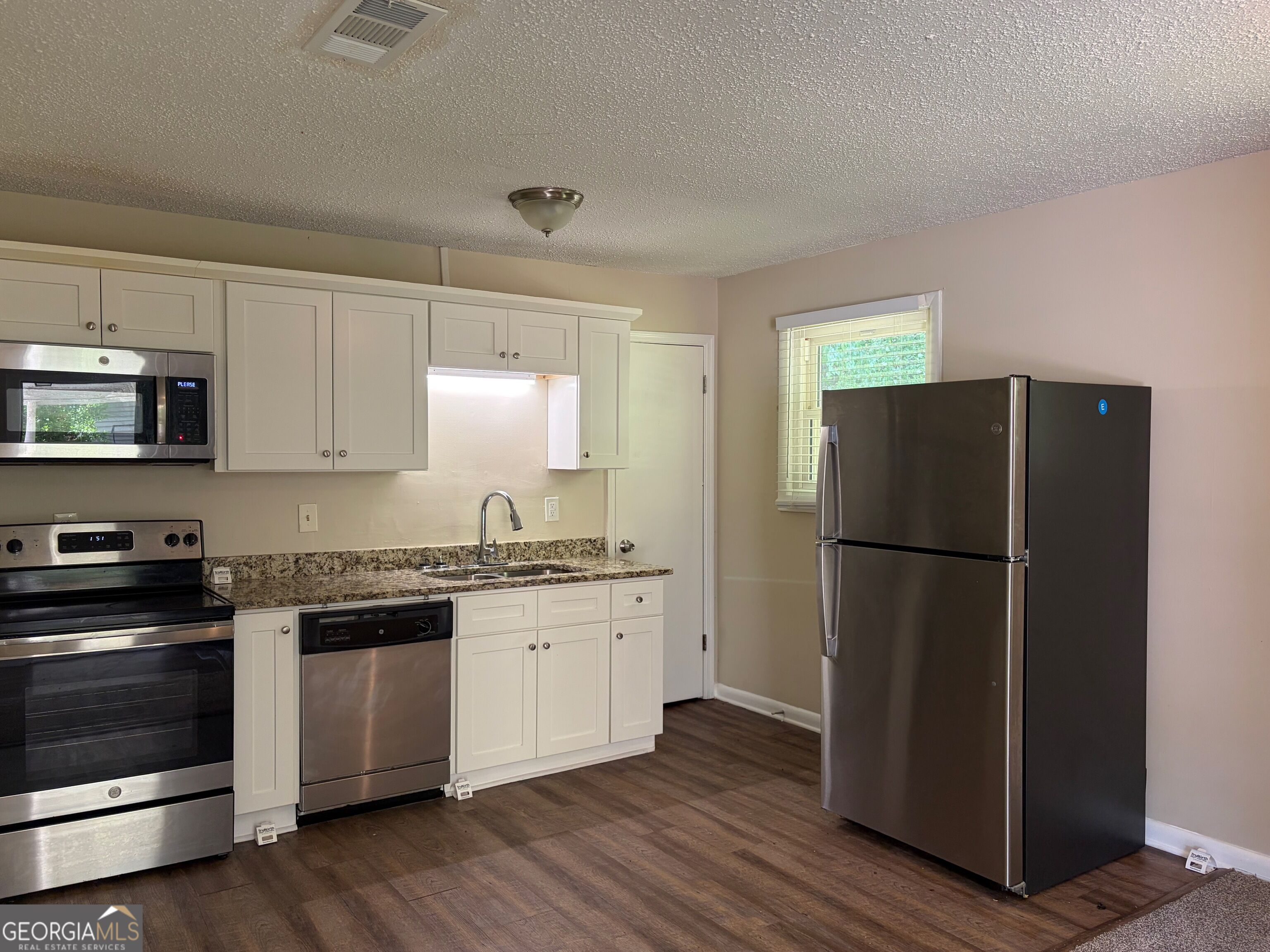 2192 Chestnut Log Loop Property Photo 5