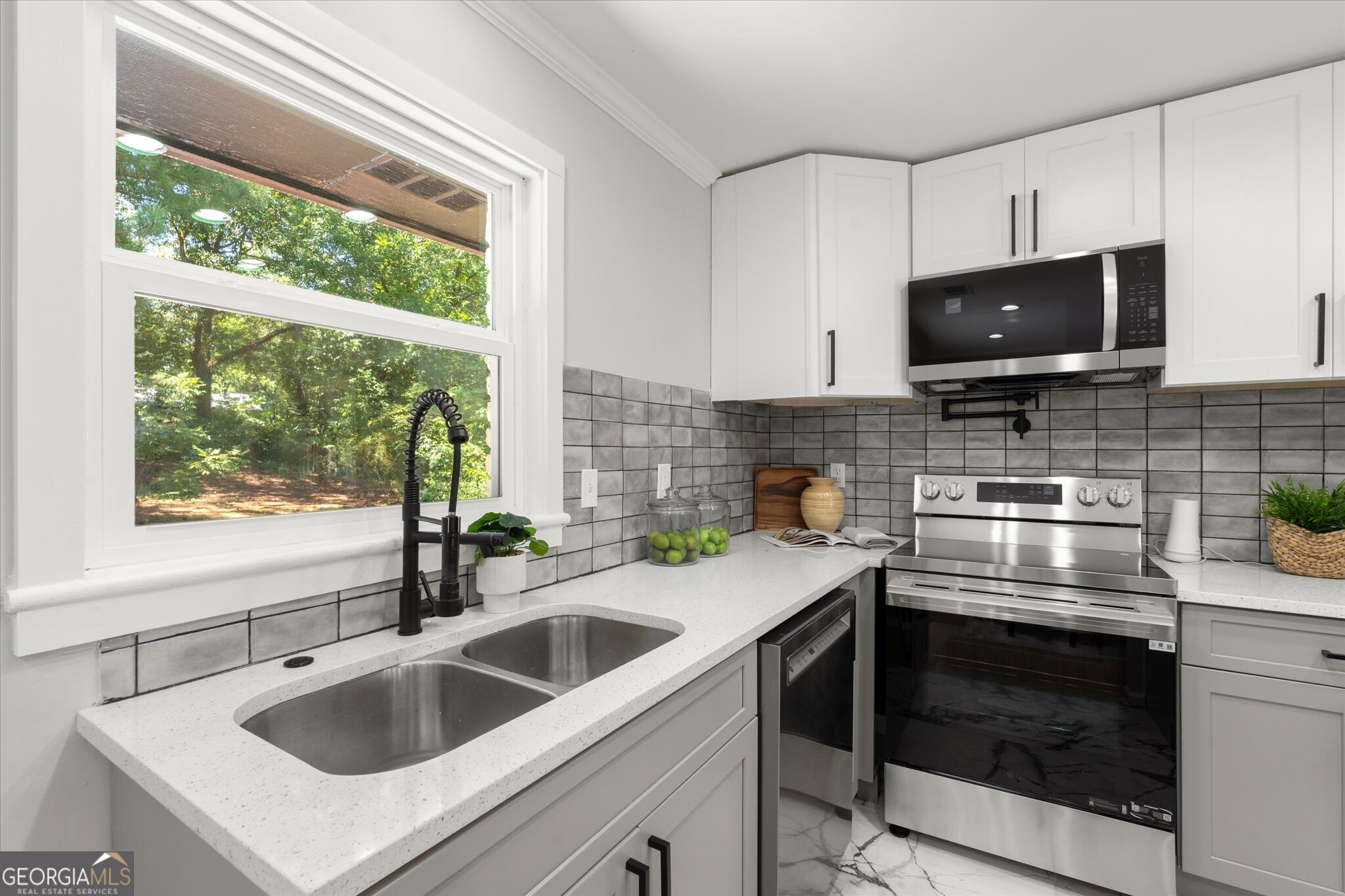 1933 Glen Echo Drive Property Photo 10