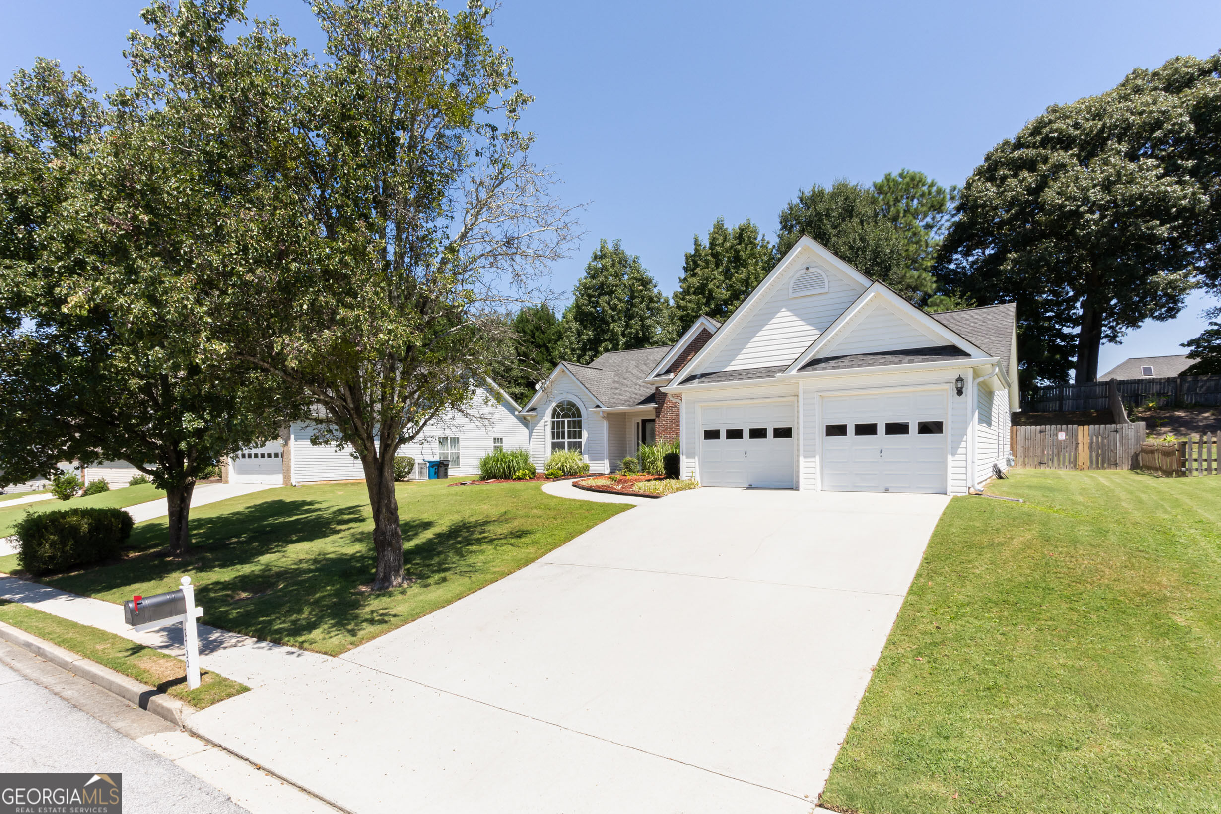 2730 Matlin Way Property Photo 3