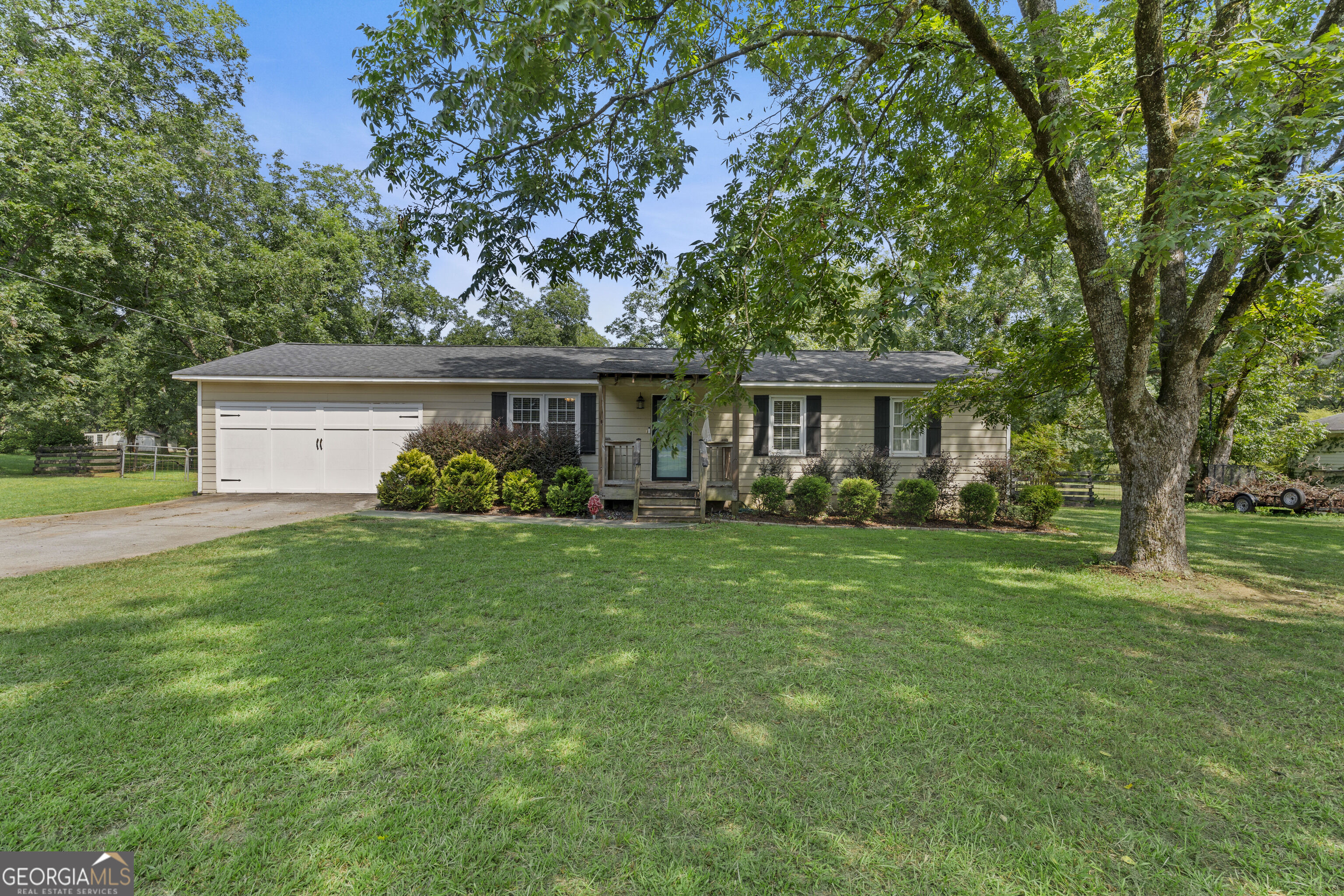 1911 Barnesville Road Property Photo 1