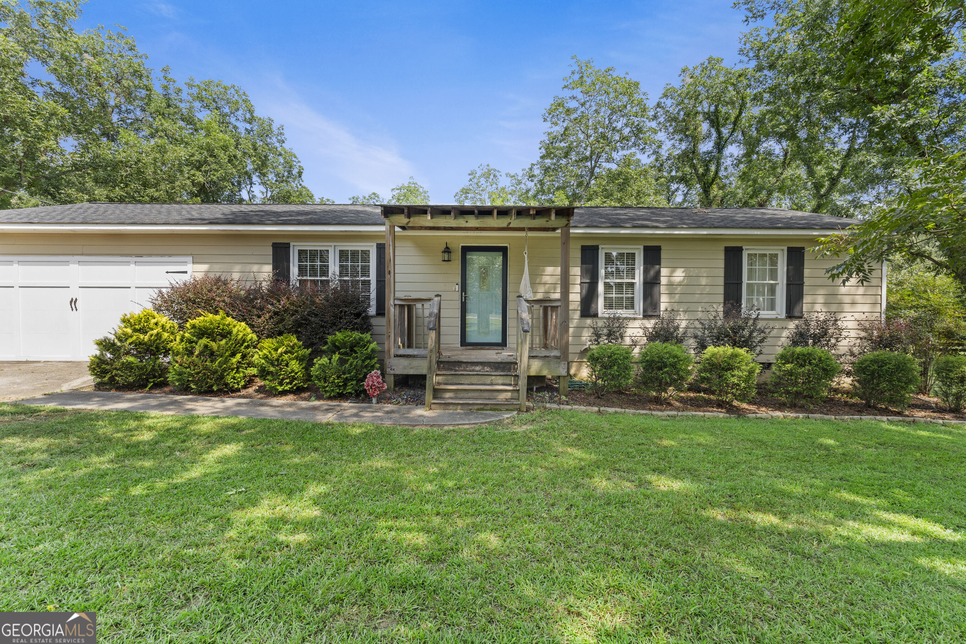 1911 Barnesville Road Property Photo 3
