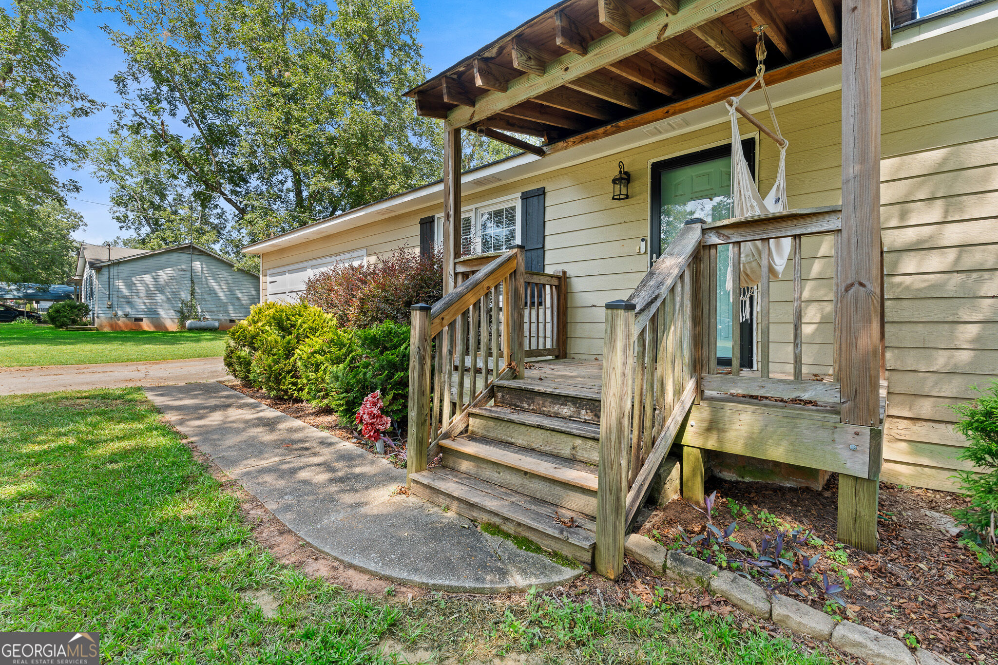 1911 Barnesville Road Property Photo 4