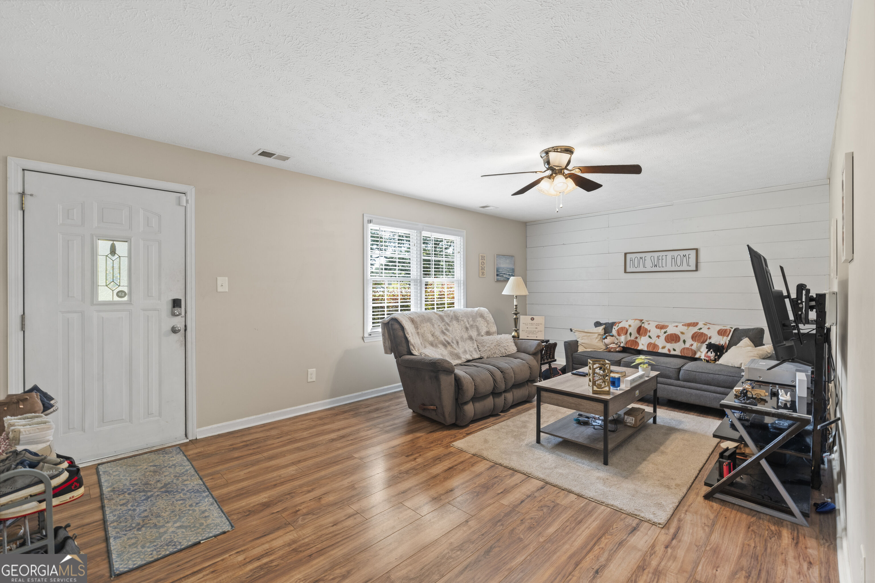 1911 Barnesville Road Property Photo 6