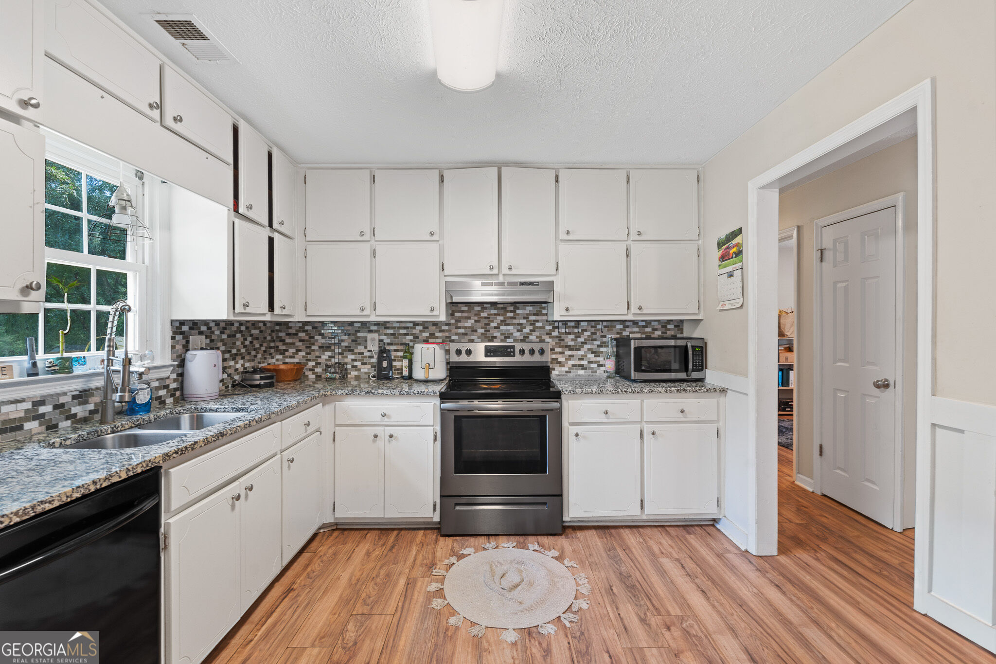 1911 Barnesville Road Property Photo 11