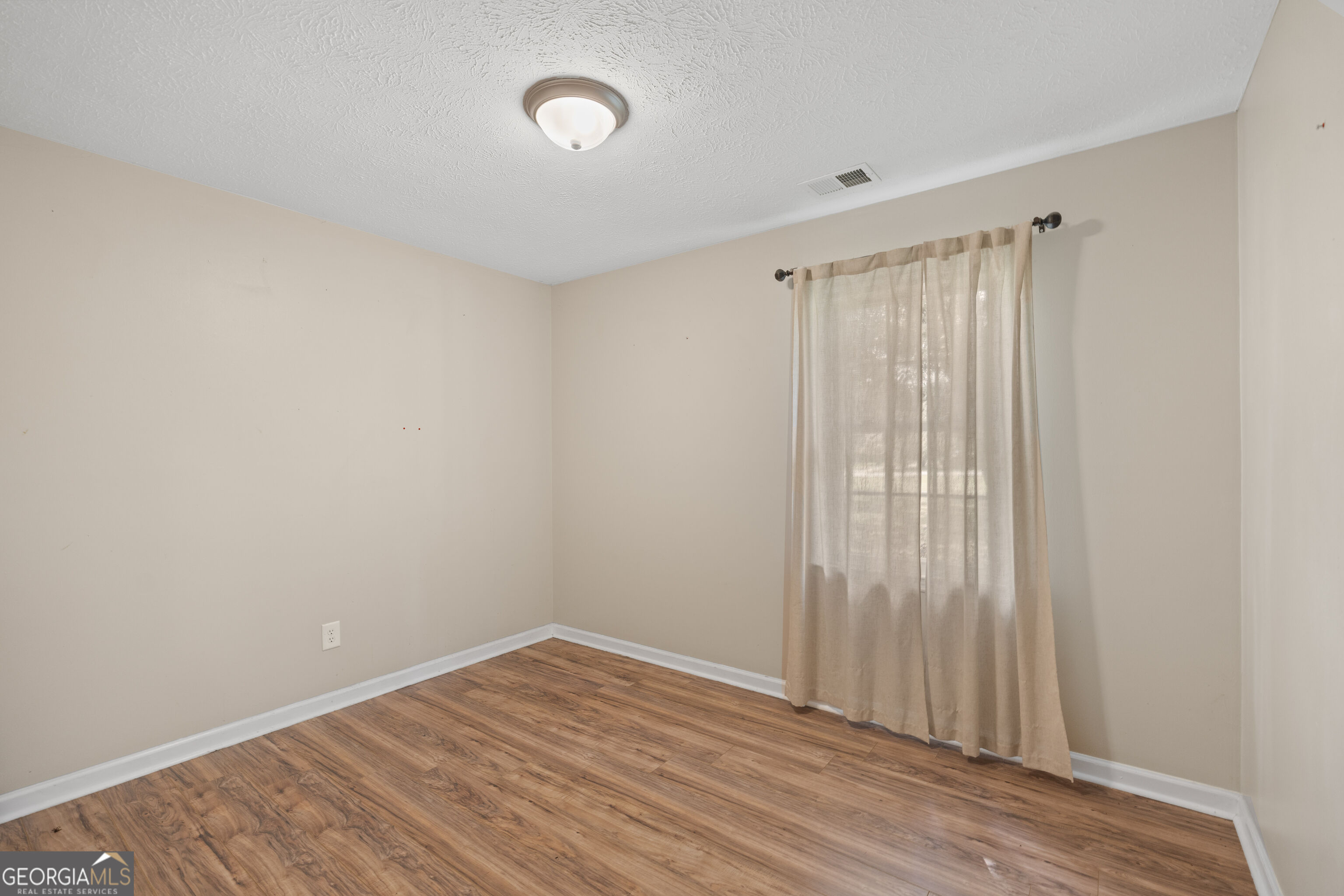 1911 Barnesville Road Property Photo 23