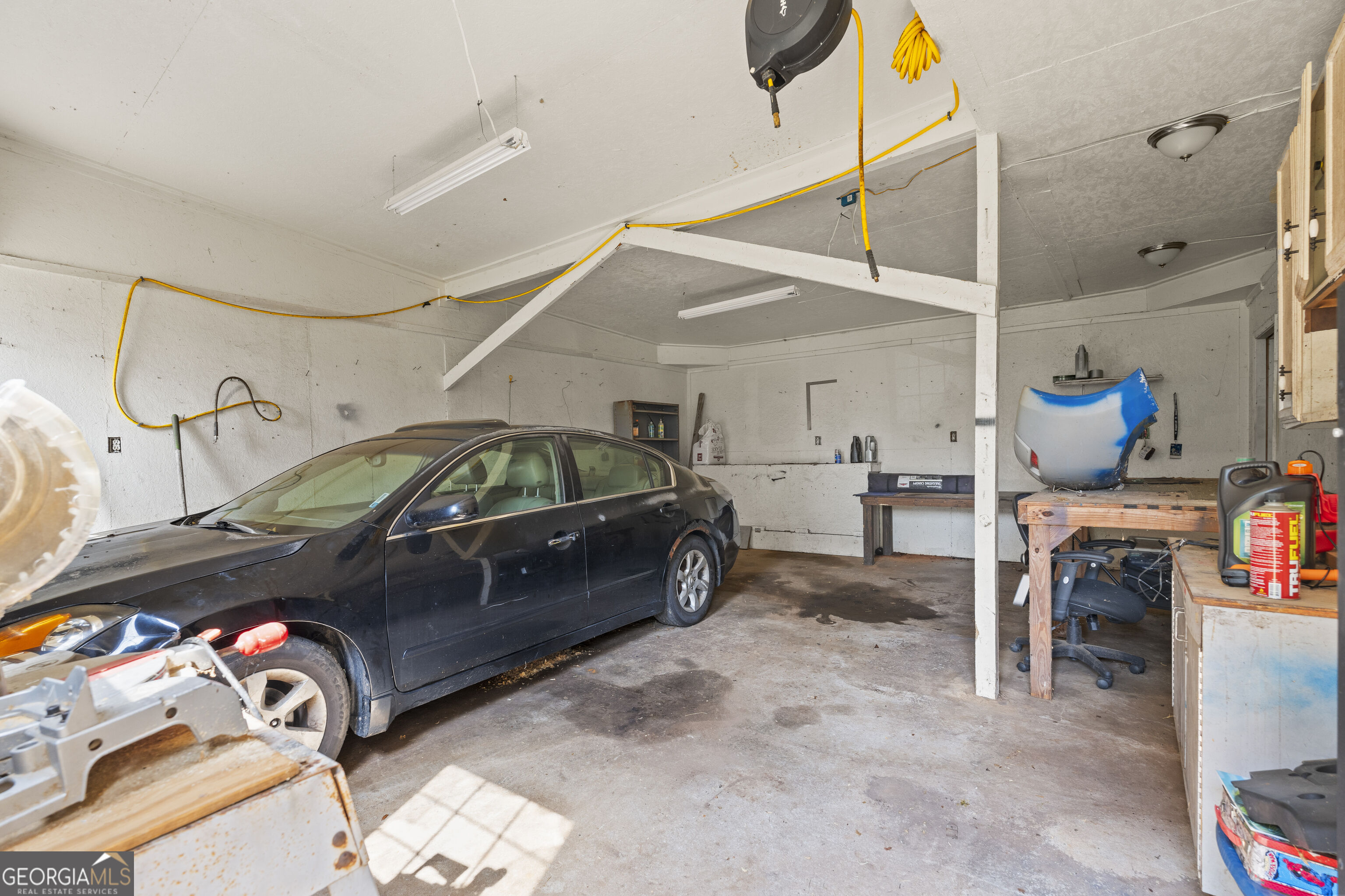 1911 Barnesville Road Property Photo 34