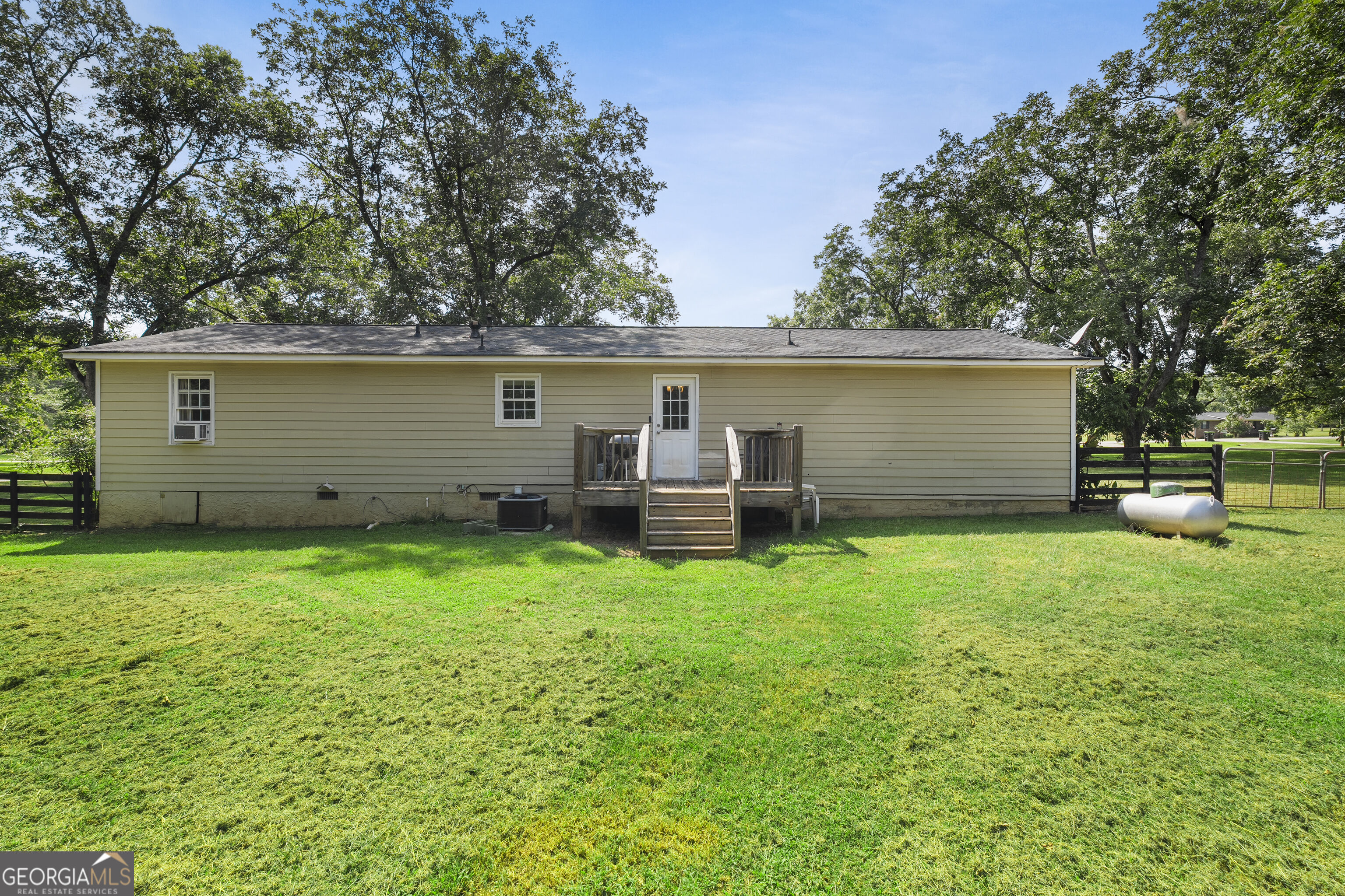 1911 Barnesville Road Property Photo 36