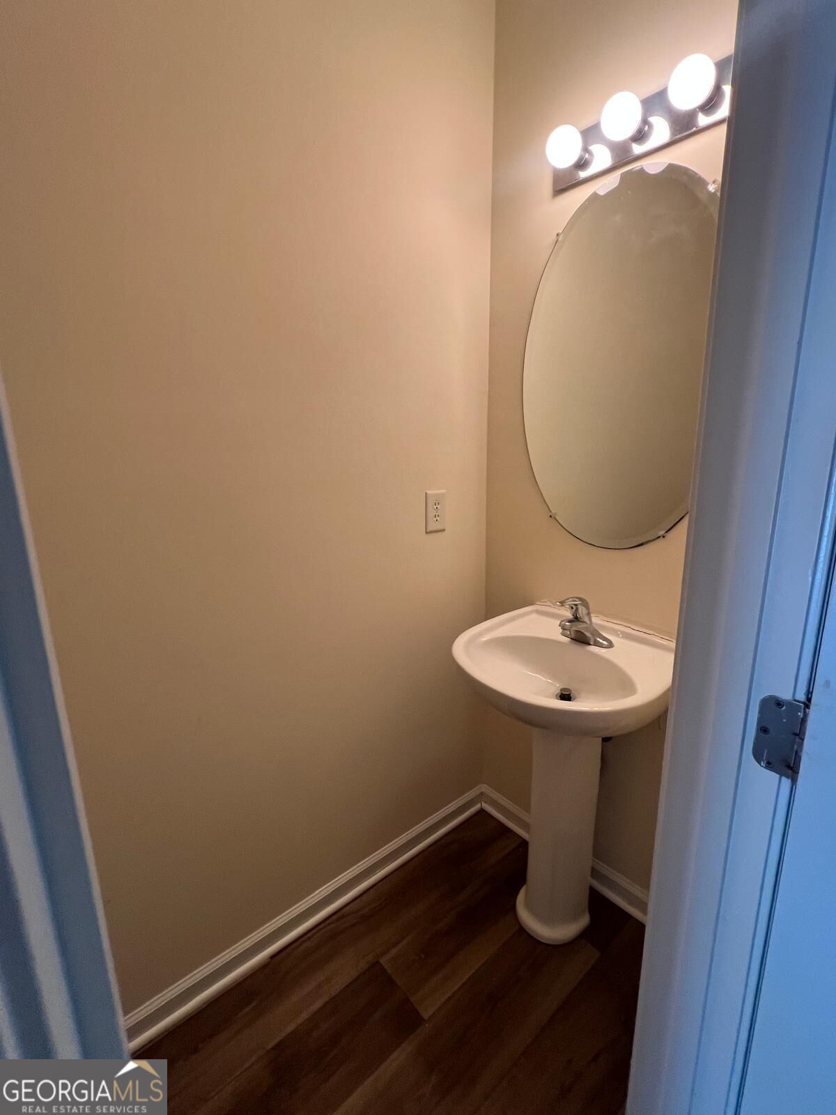 5080 Lower Elm Street Property Photo 3