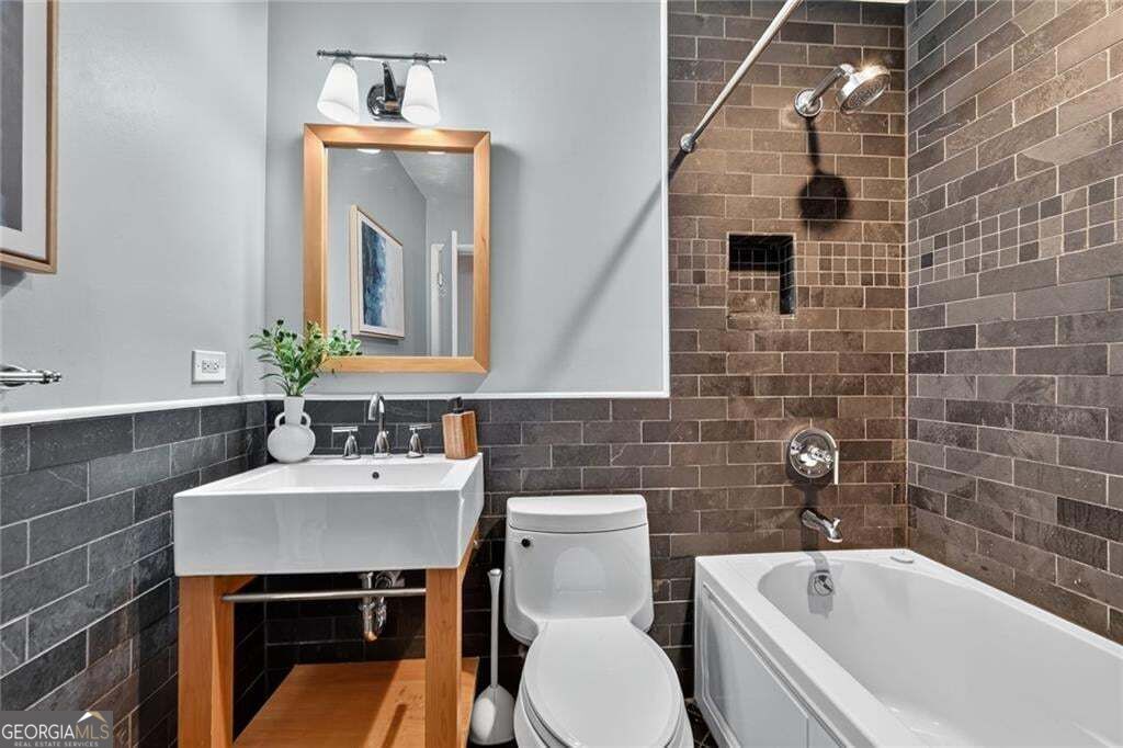 3659 Admiral Drive Property Photo 10