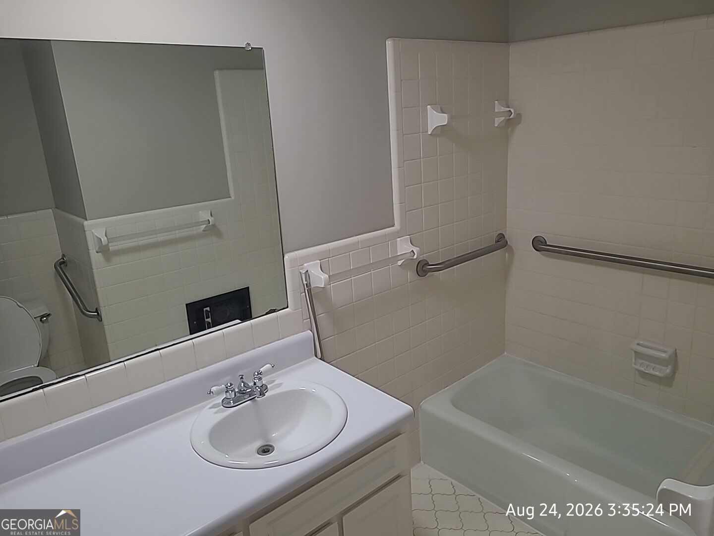 563 Pinehill Road Property Photo 2