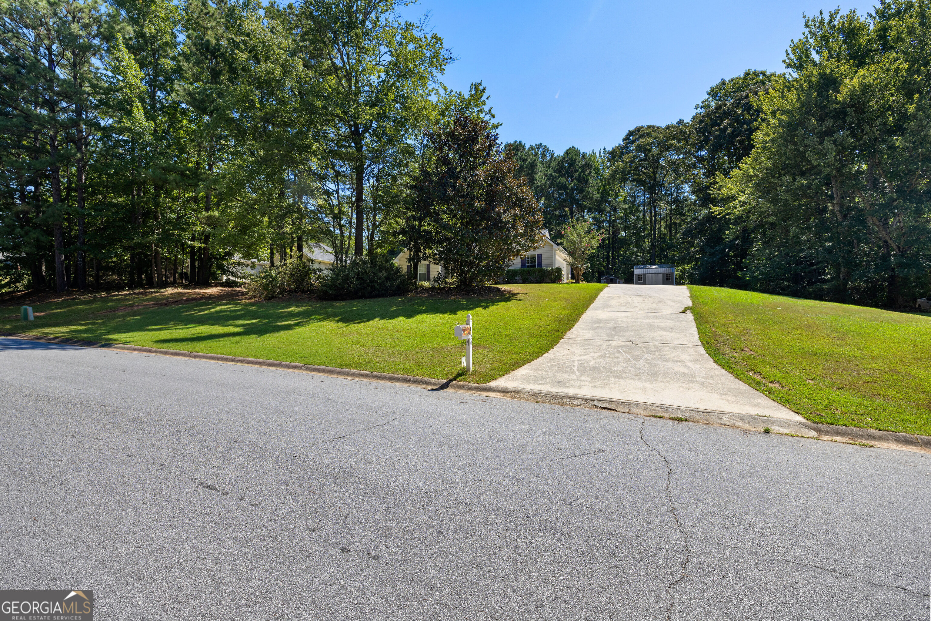 20 Walton Woods Drive Property Photo 2