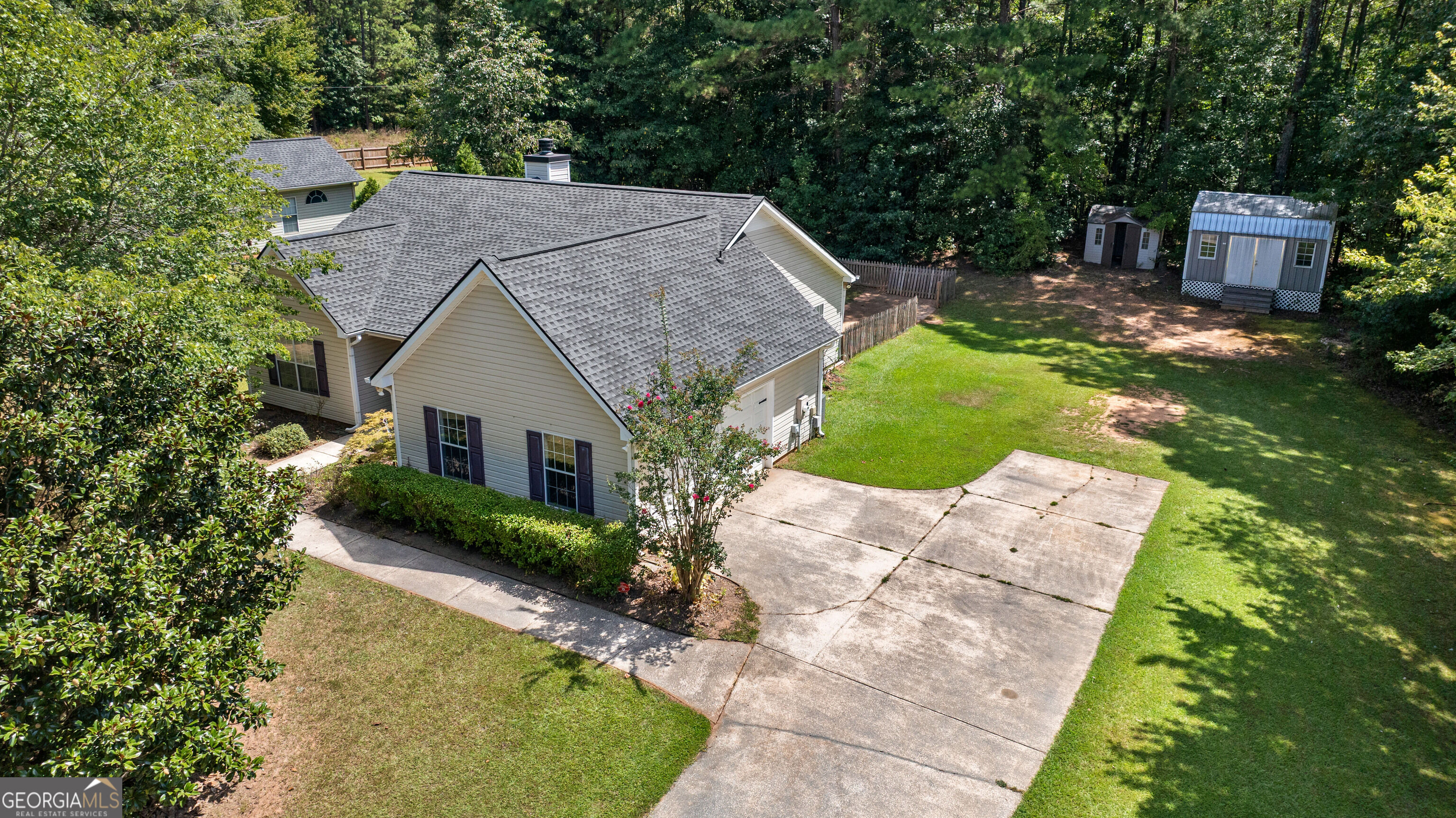 20 Walton Woods Drive Property Photo 5