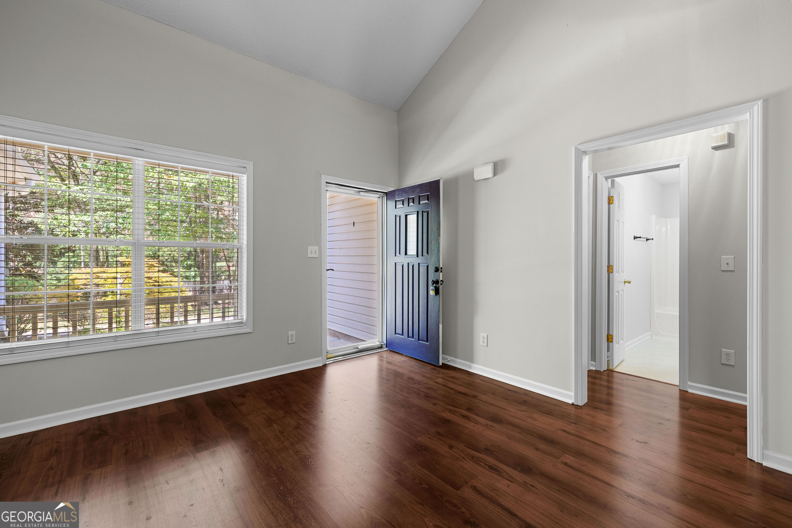 20 Walton Woods Drive Property Photo 9