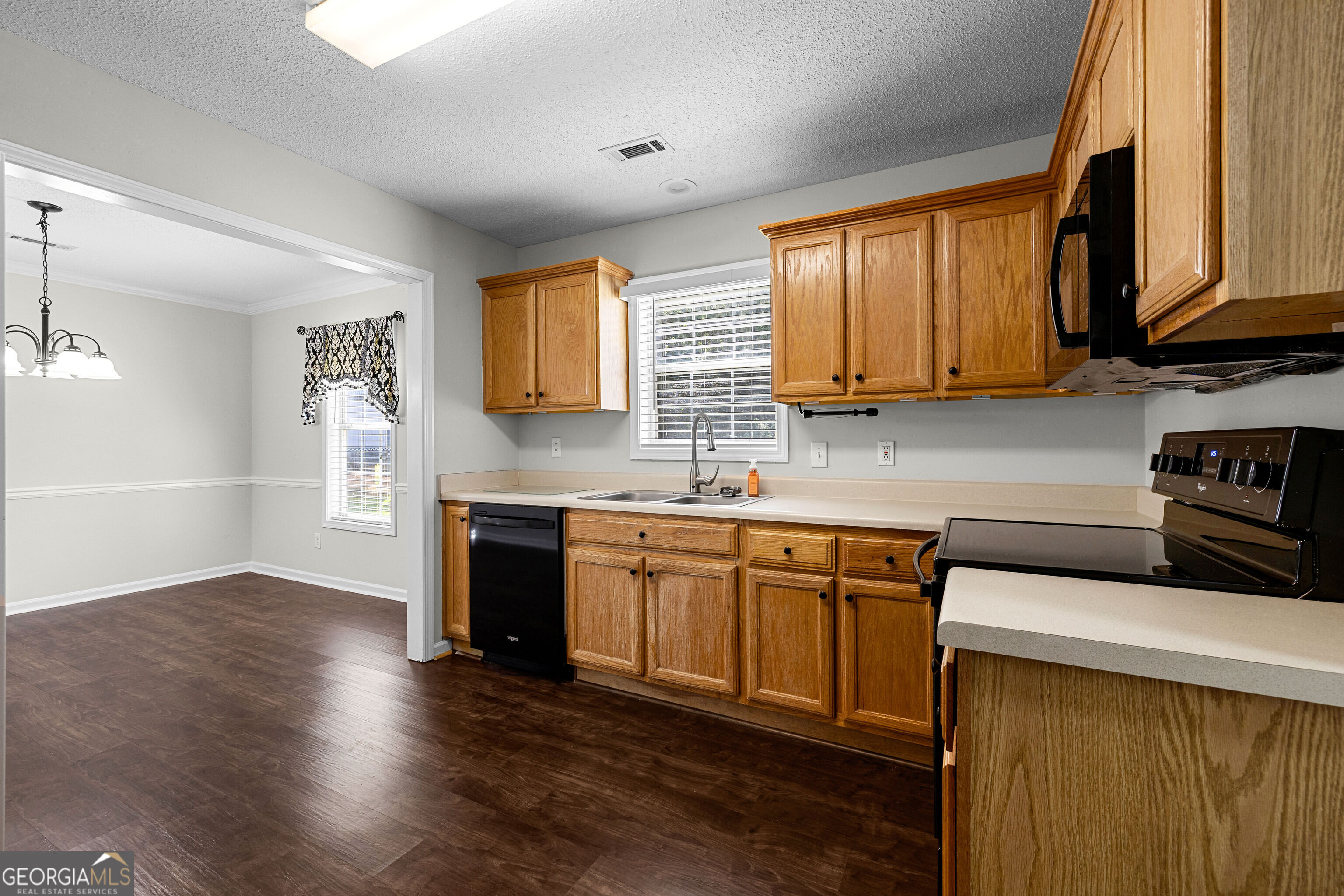 20 Walton Woods Drive Property Photo 12