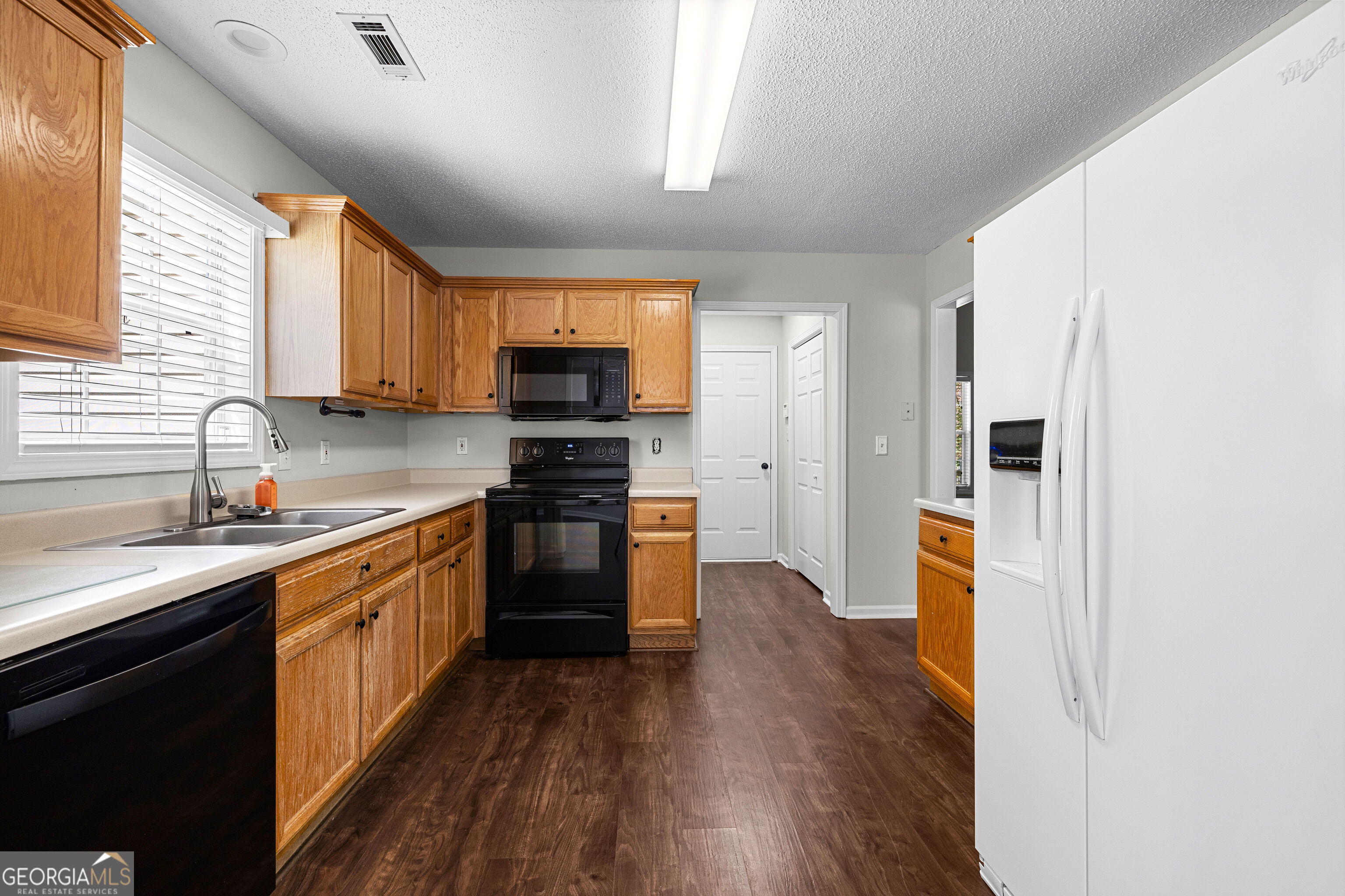 20 Walton Woods Drive Property Photo 13
