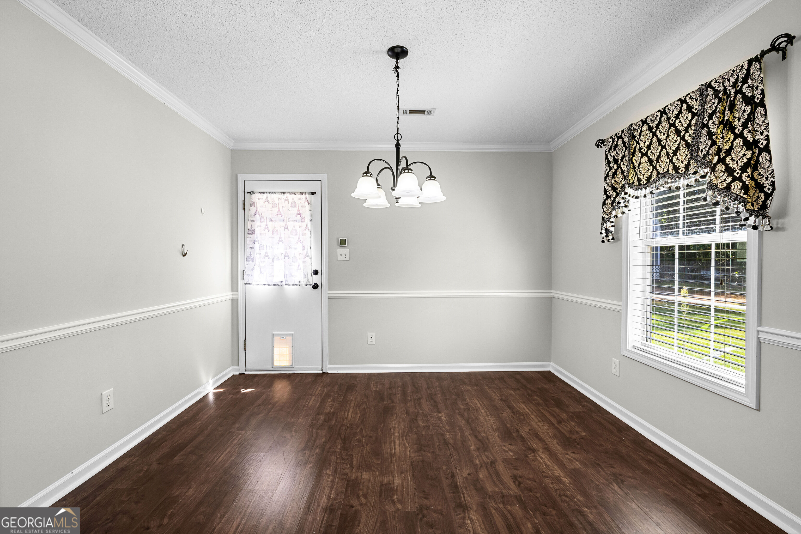 20 Walton Woods Drive Property Photo 14