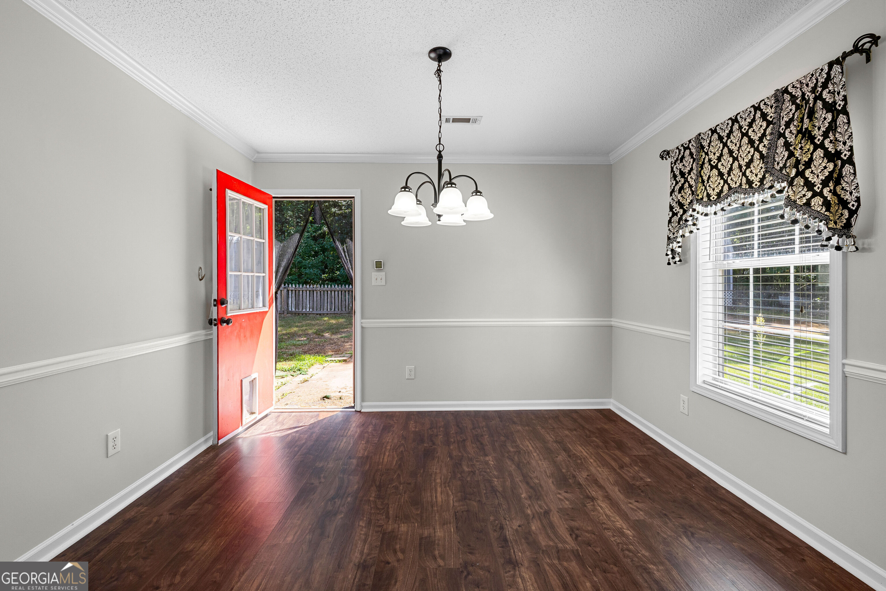20 Walton Woods Drive Property Photo 15