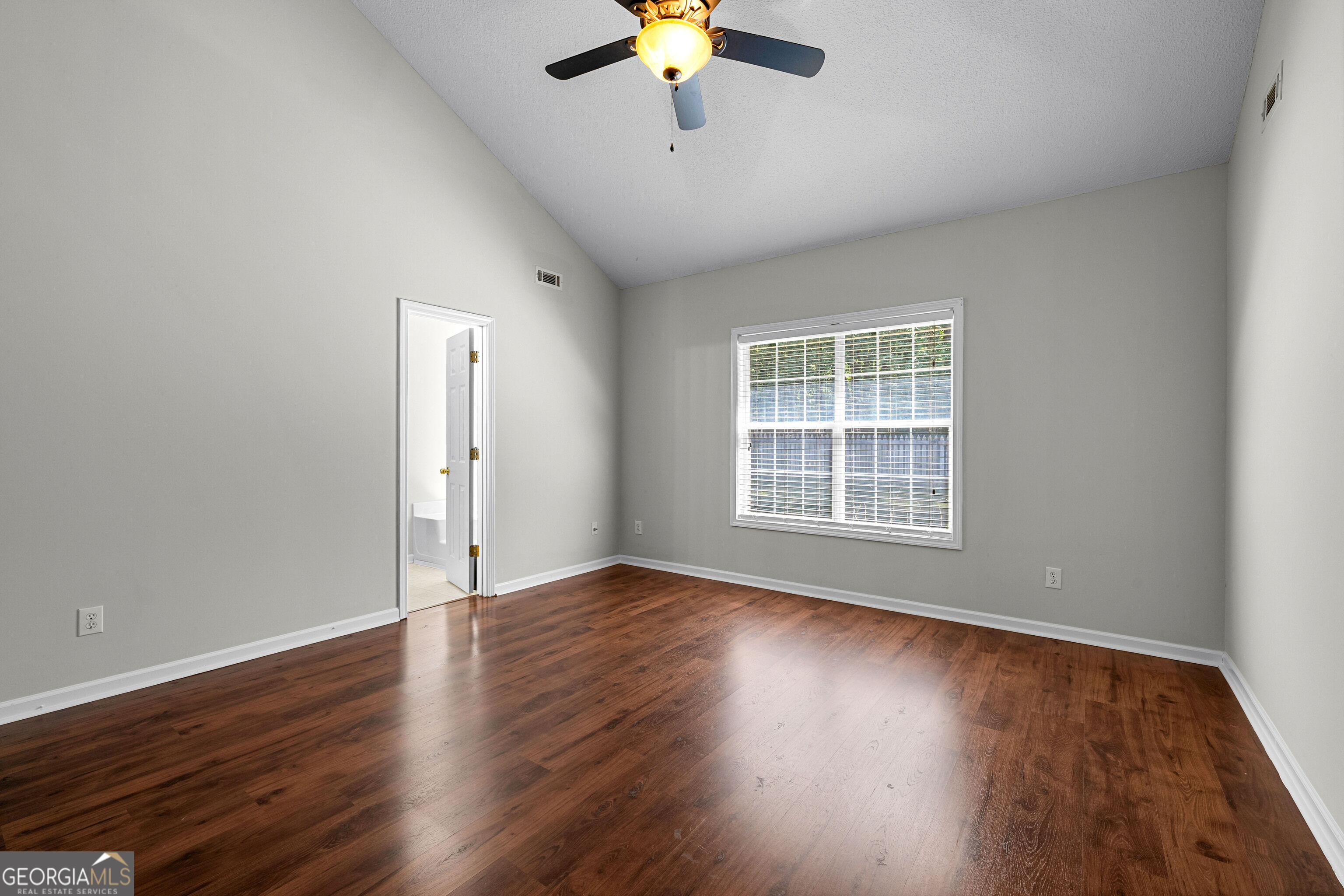 20 Walton Woods Drive Property Photo 16
