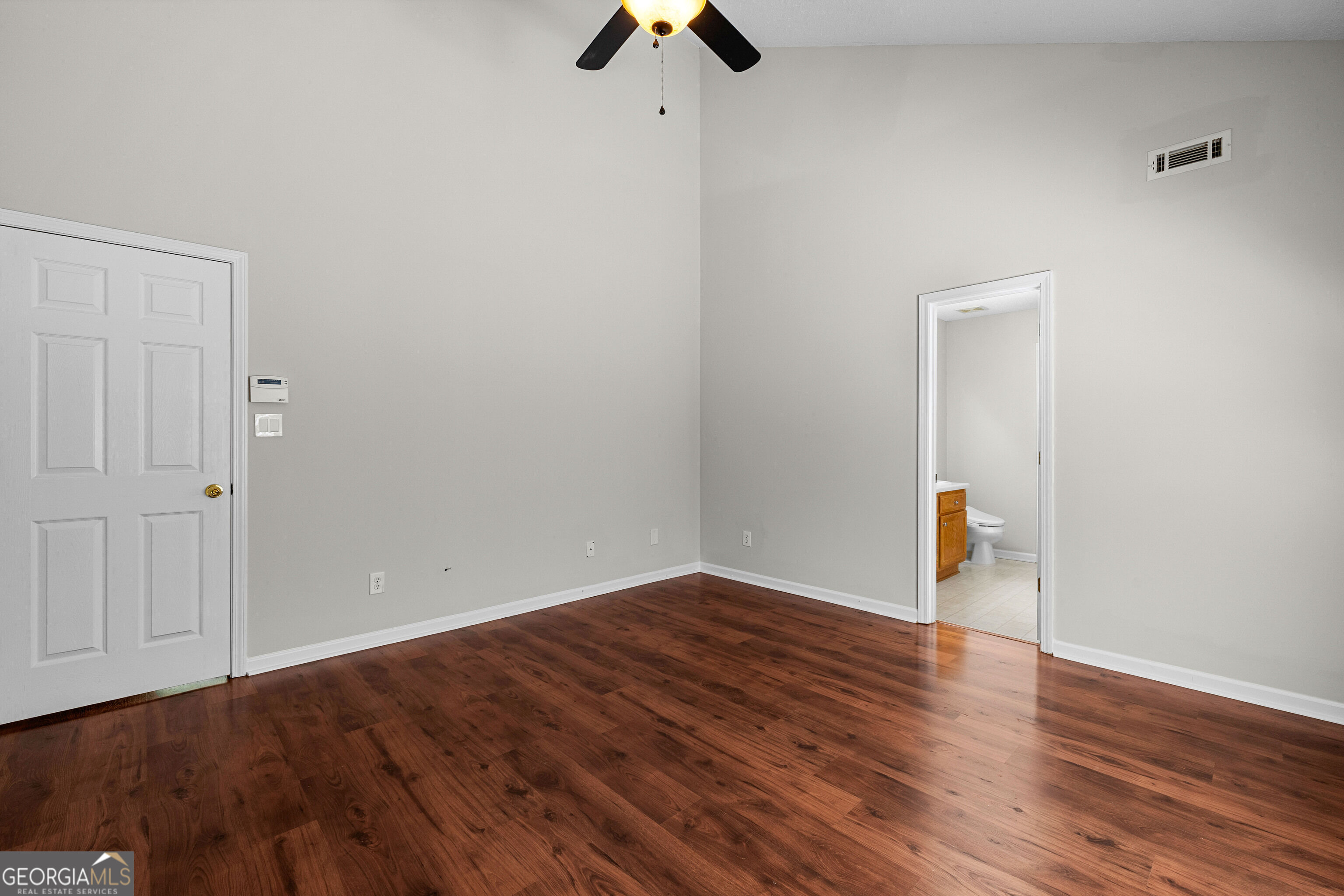 20 Walton Woods Drive Property Photo 17