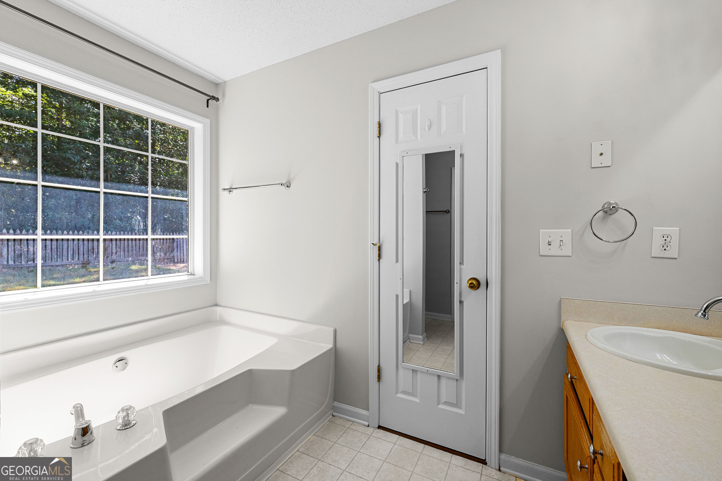 20 Walton Woods Drive Property Photo 19
