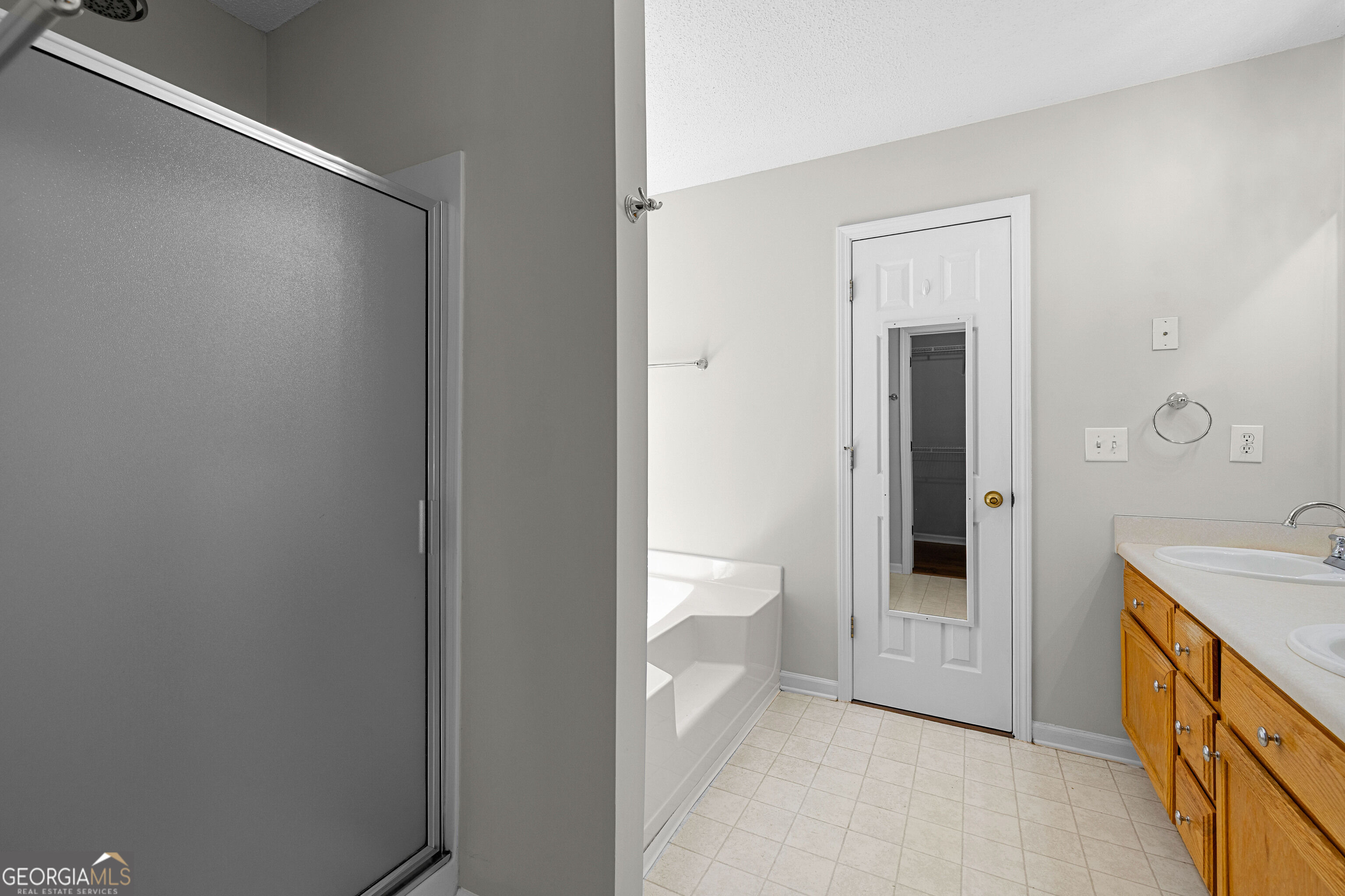 20 Walton Woods Drive Property Photo 20