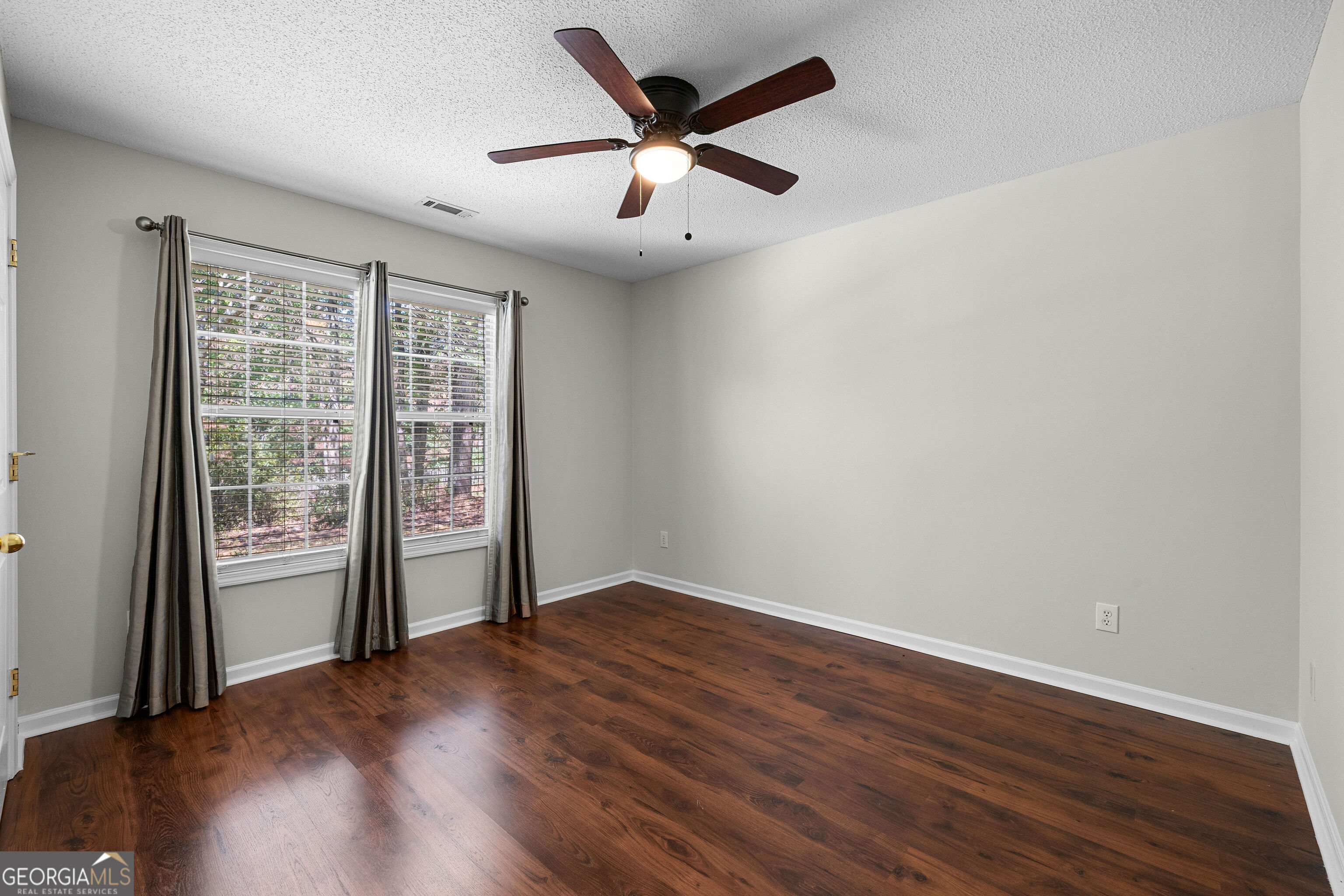 20 Walton Woods Drive Property Photo 22