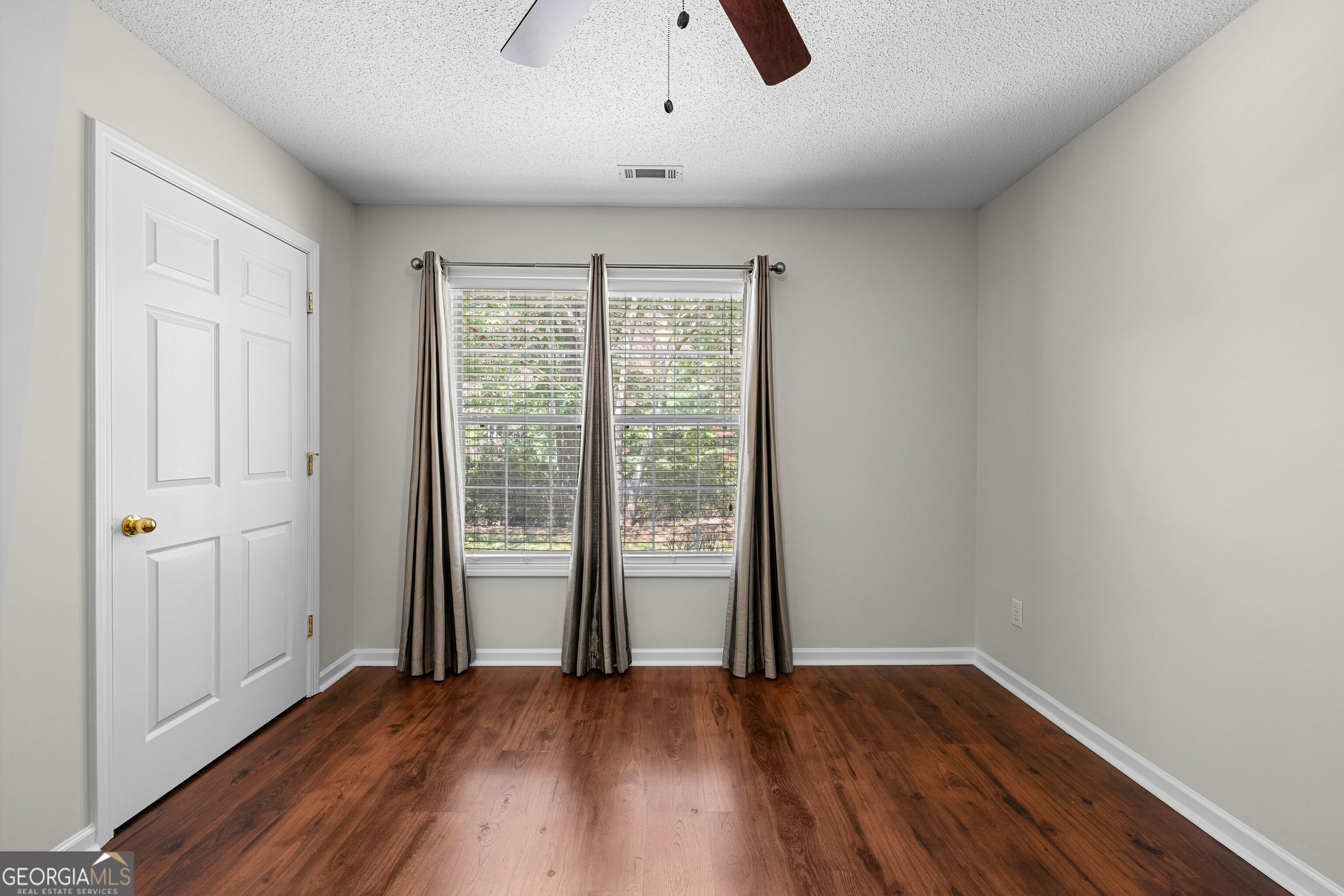 20 Walton Woods Drive Property Photo 23