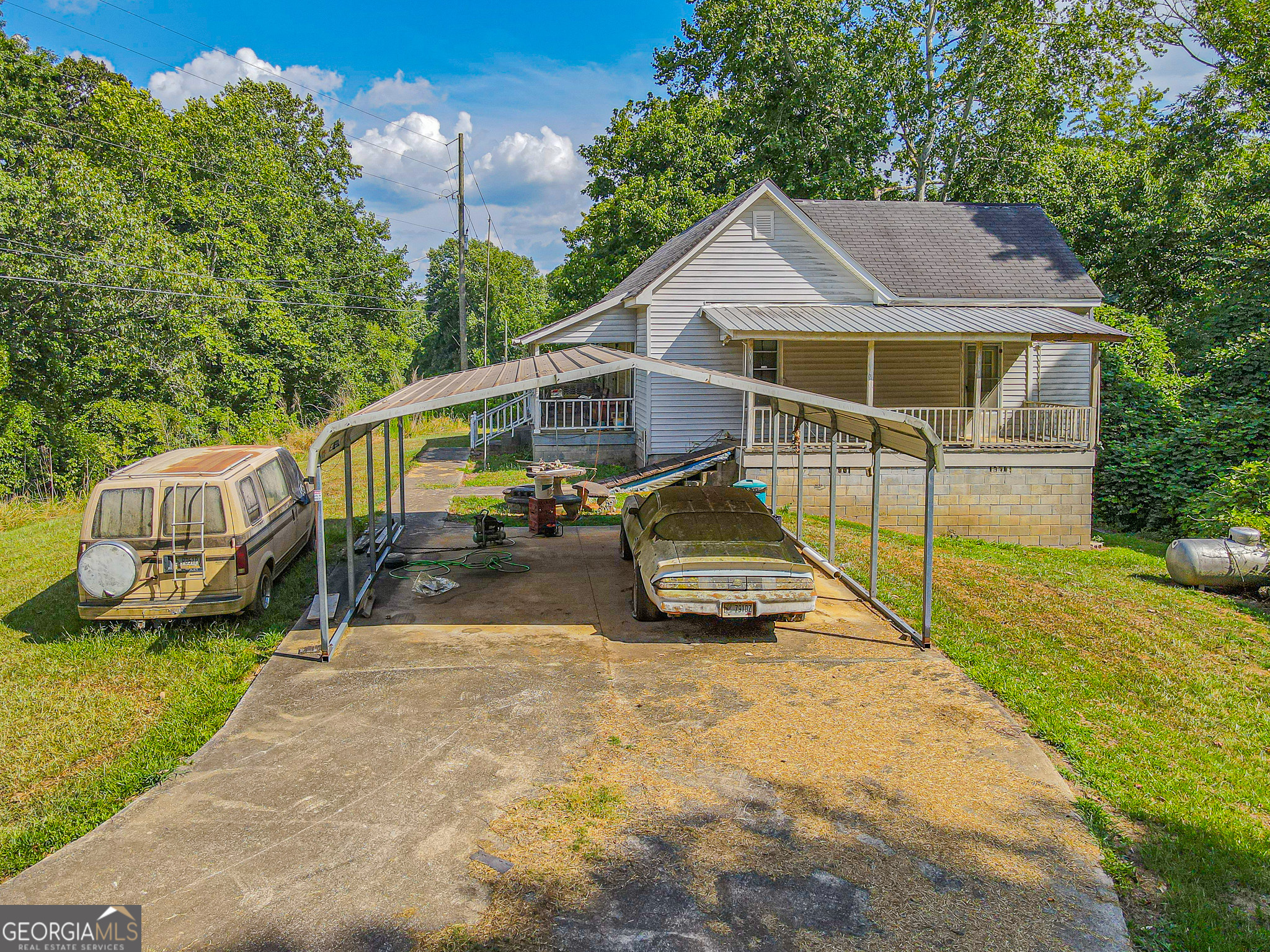 4542 E Hall Road Property Photo 3