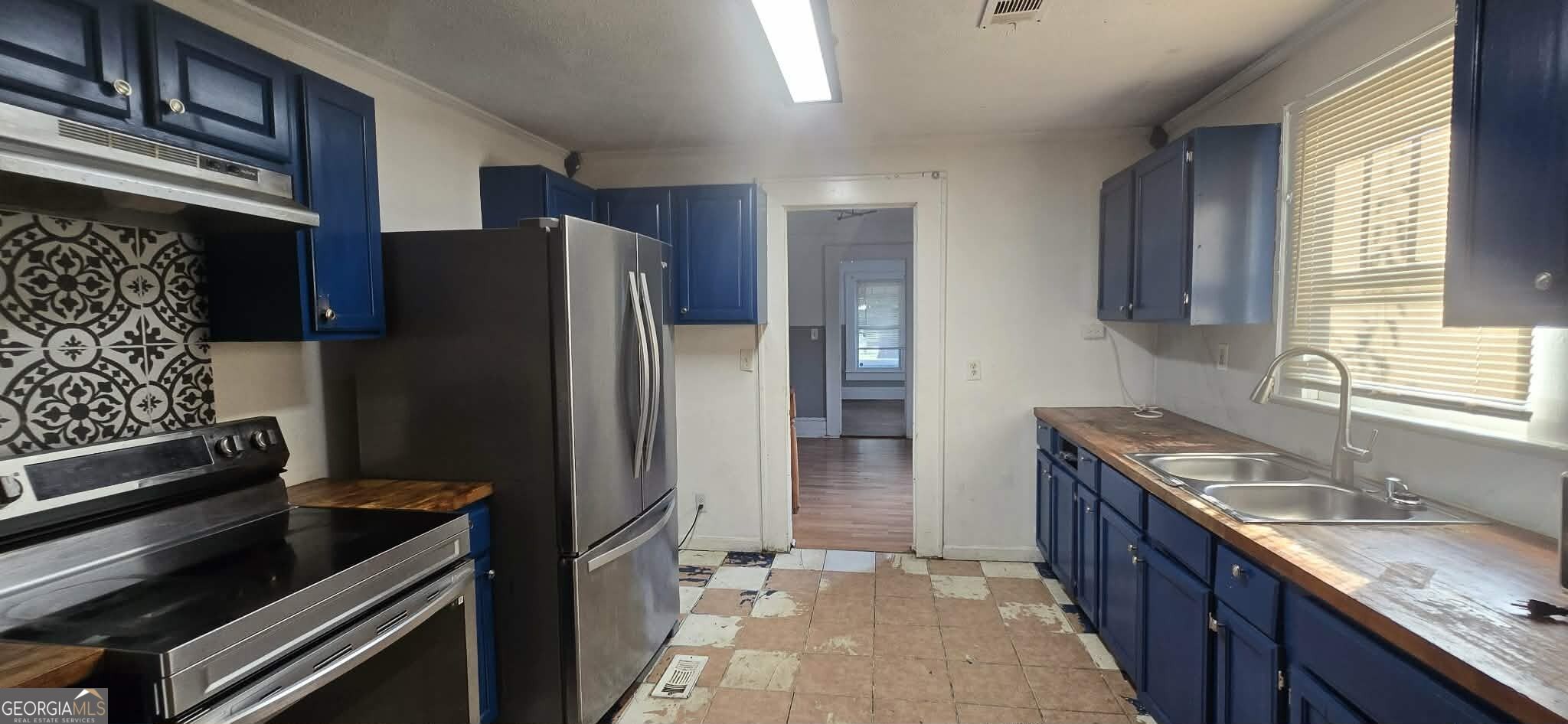 415 King Arnold Street Property Photo 7