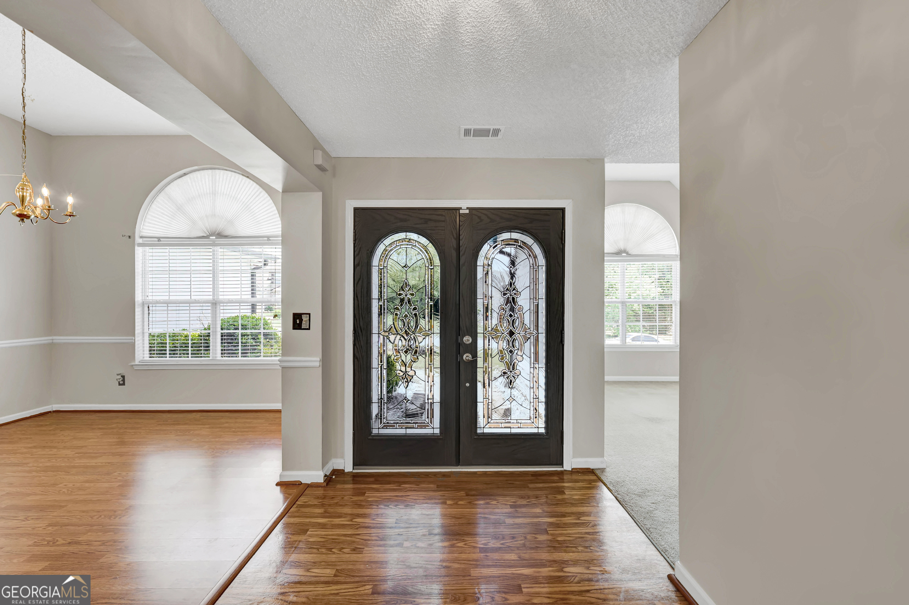 6827 Hill Creek Cove Property Photo 4