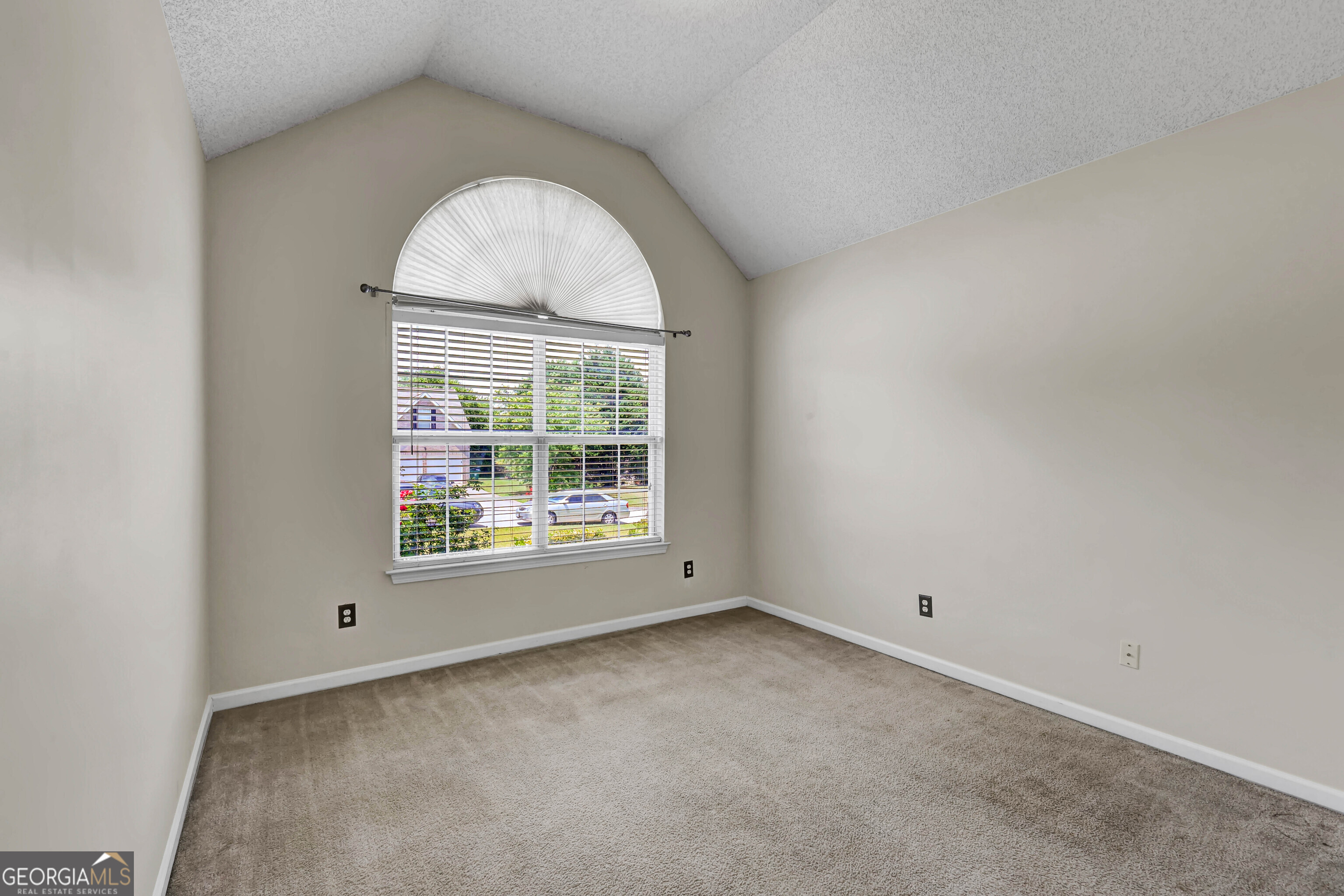6827 Hill Creek Cove Property Photo 5