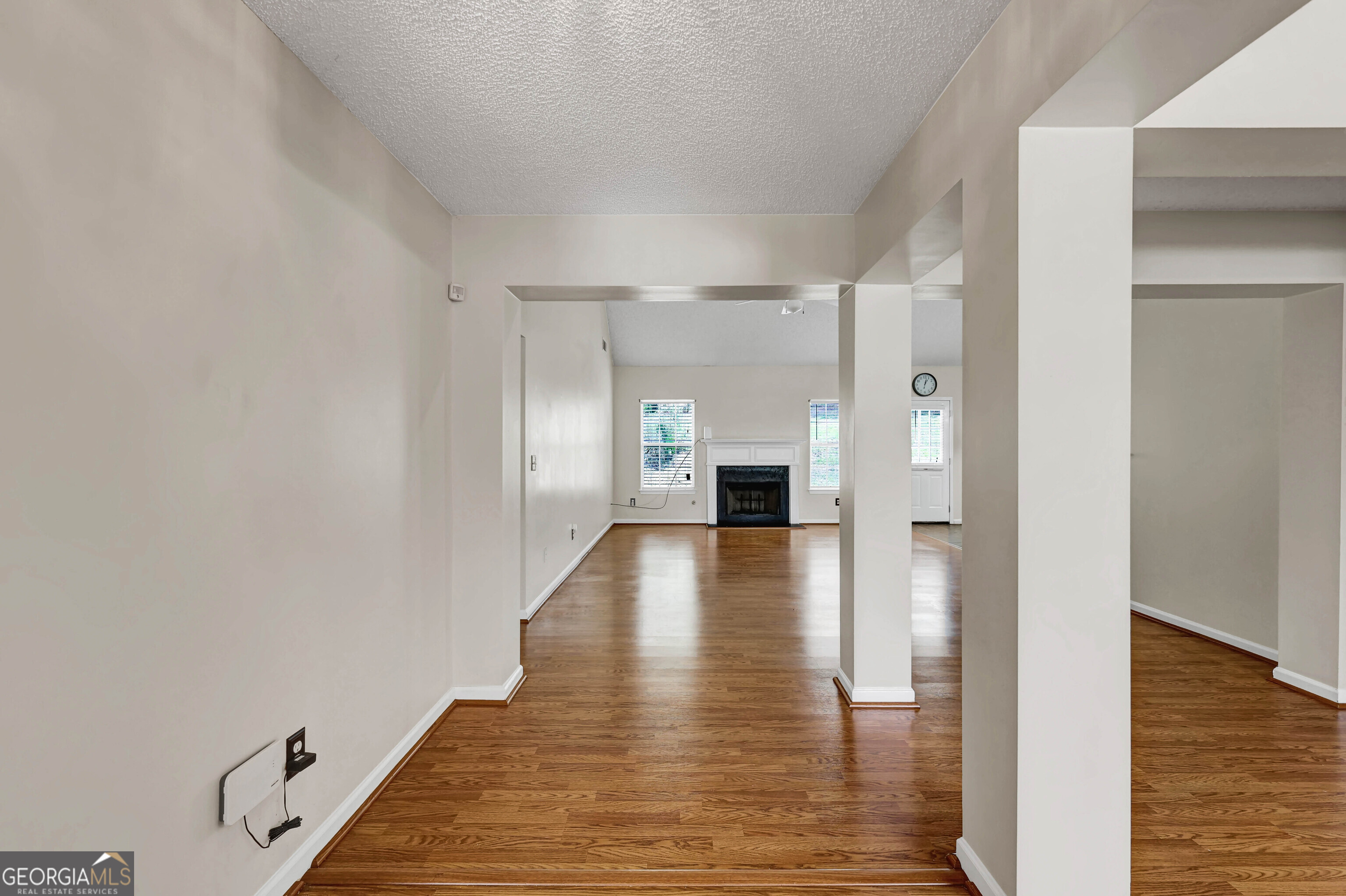 6827 Hill Creek Cove Property Photo 7