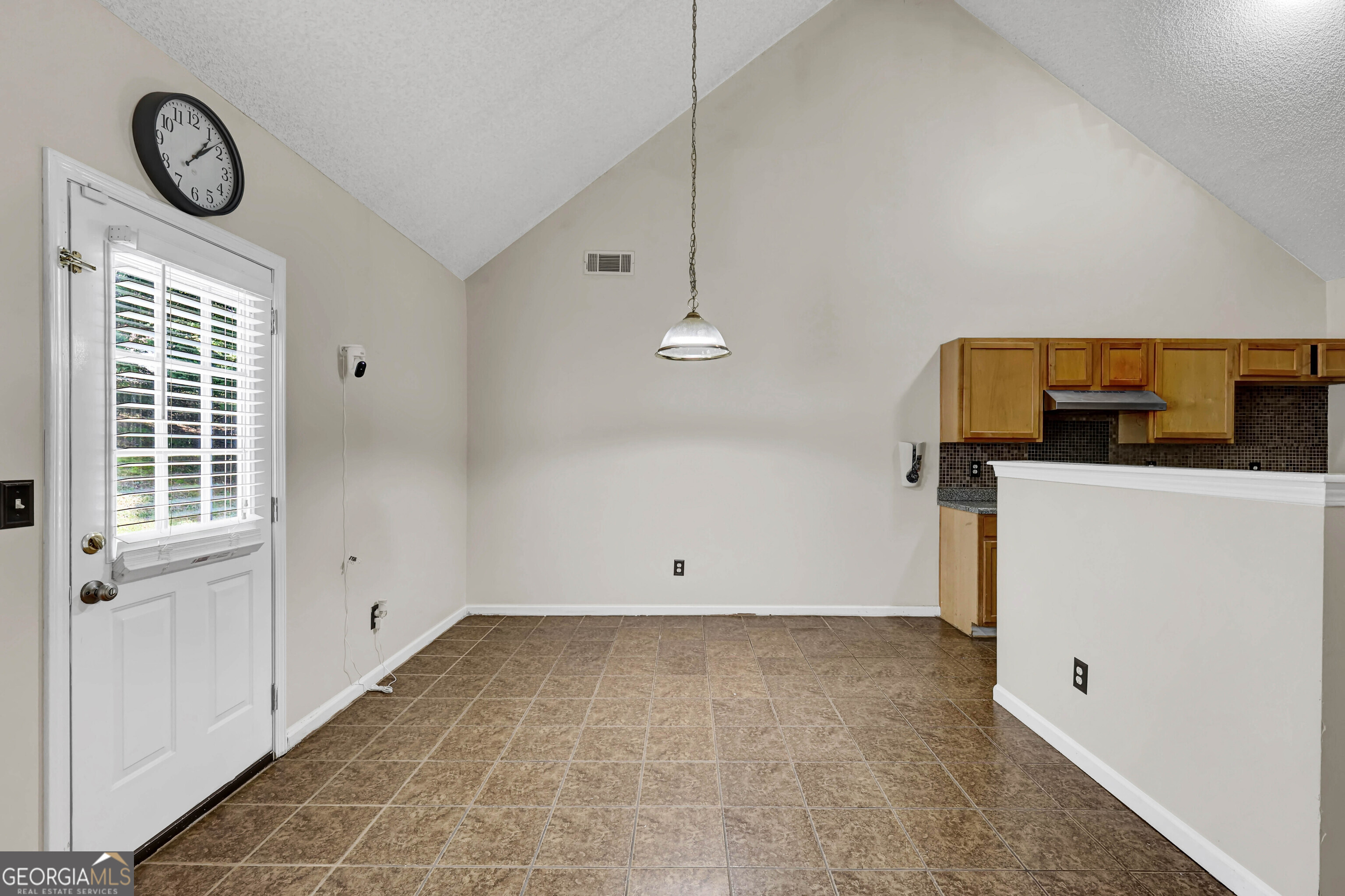 6827 Hill Creek Cove Property Photo 13