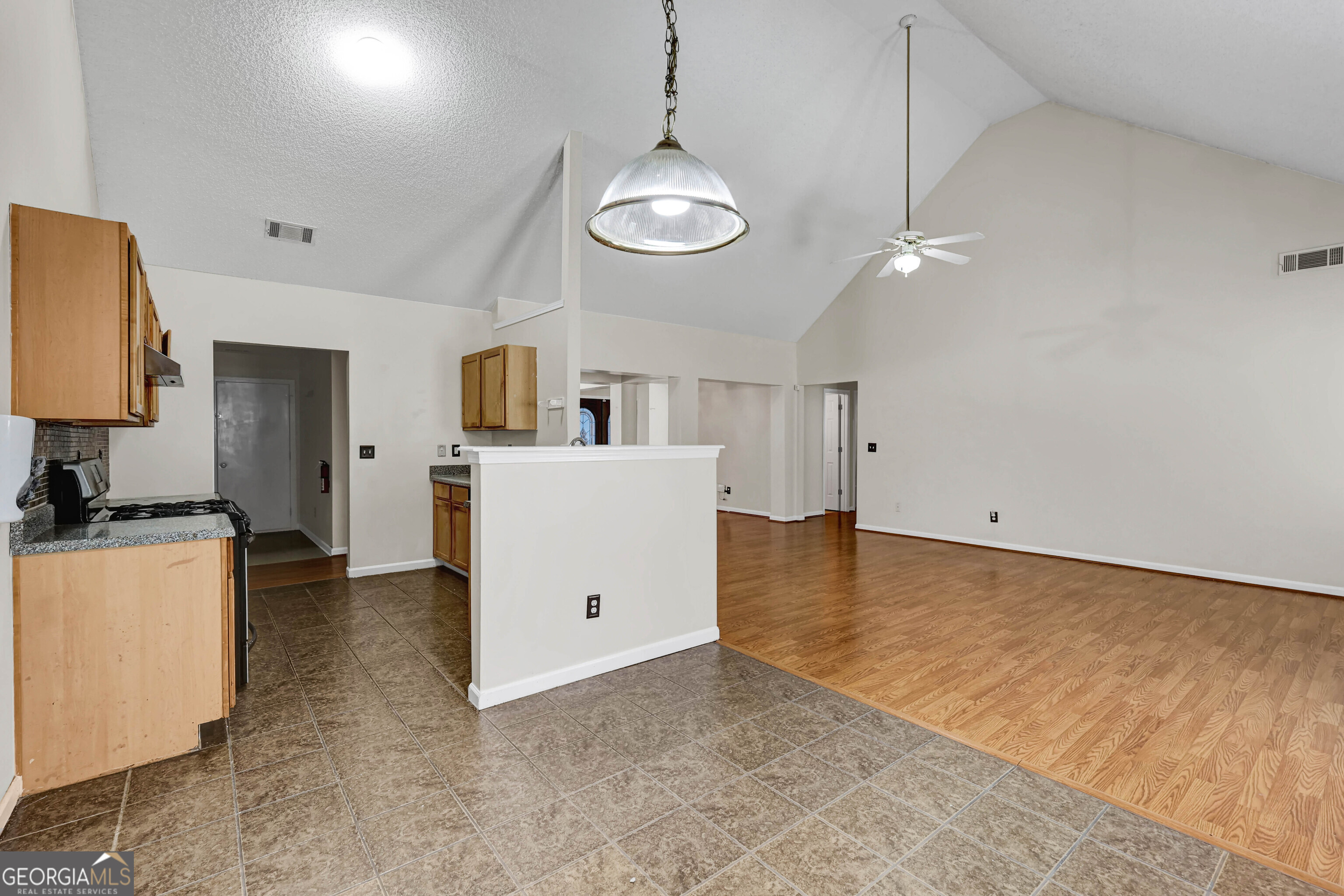 6827 Hill Creek Cove Property Photo 14