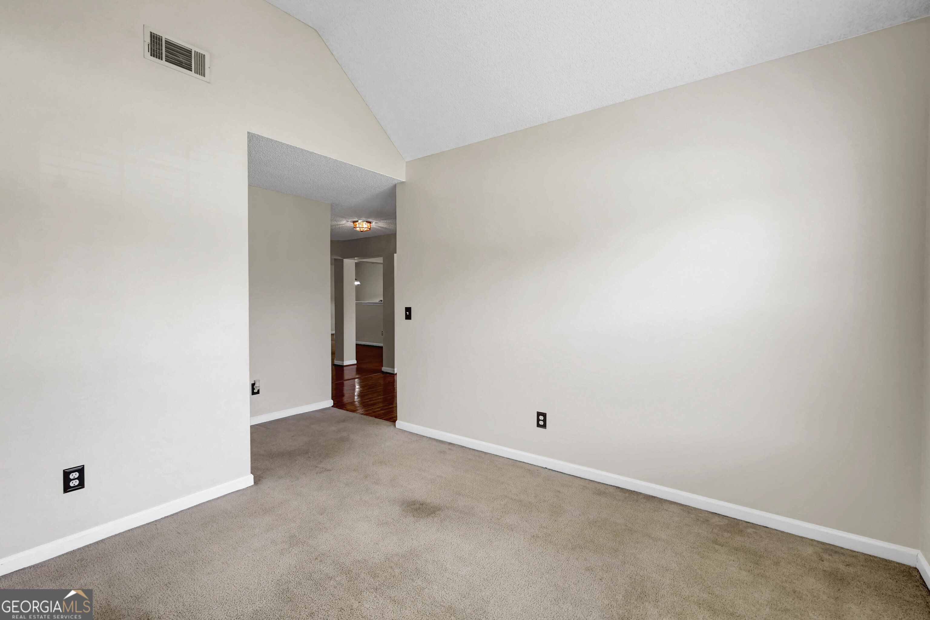 6827 Hill Creek Cove Property Photo 32