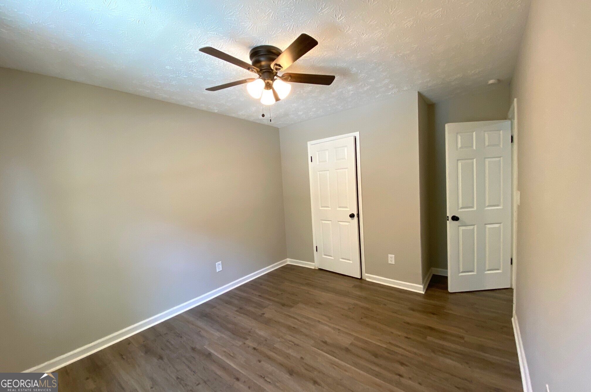1413 Silver Lake Drive Property Photo 13