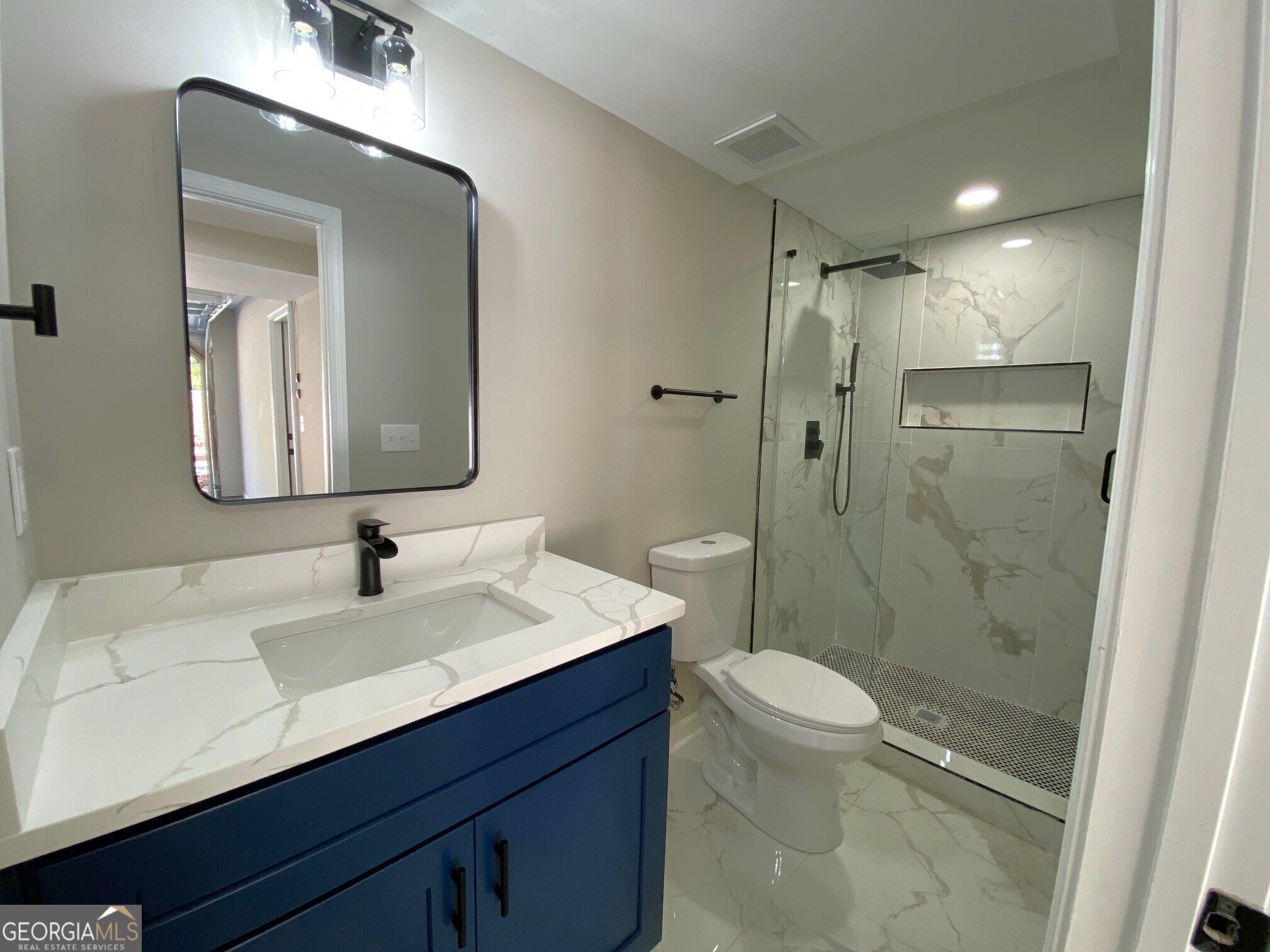 1413 Silver Lake Drive Property Photo 23