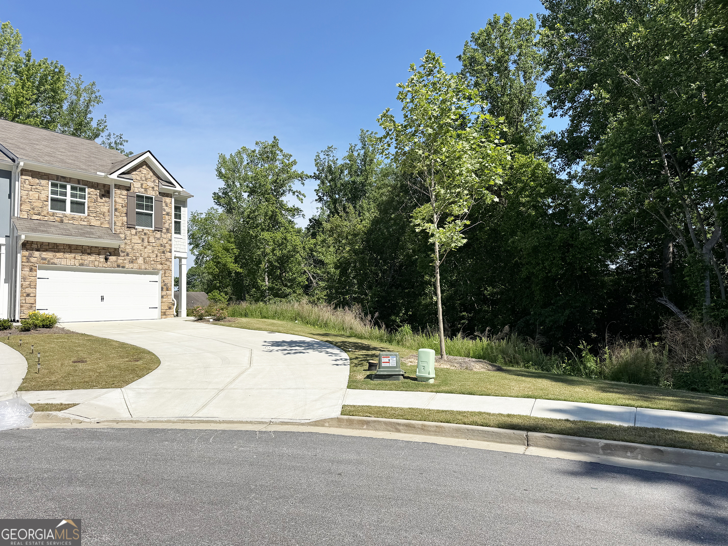3400 Greyton Drive Property Photo 2