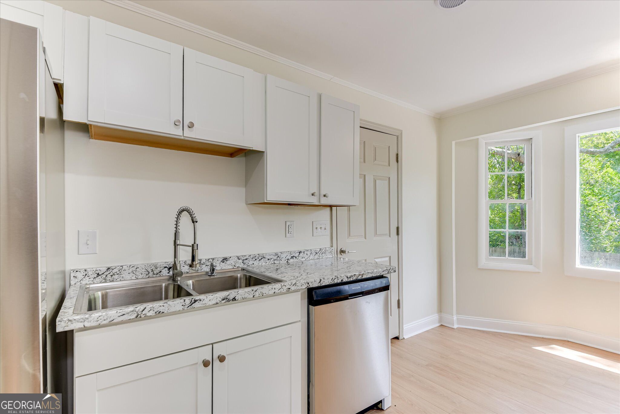 3024 Sterling Road Property Photo 3