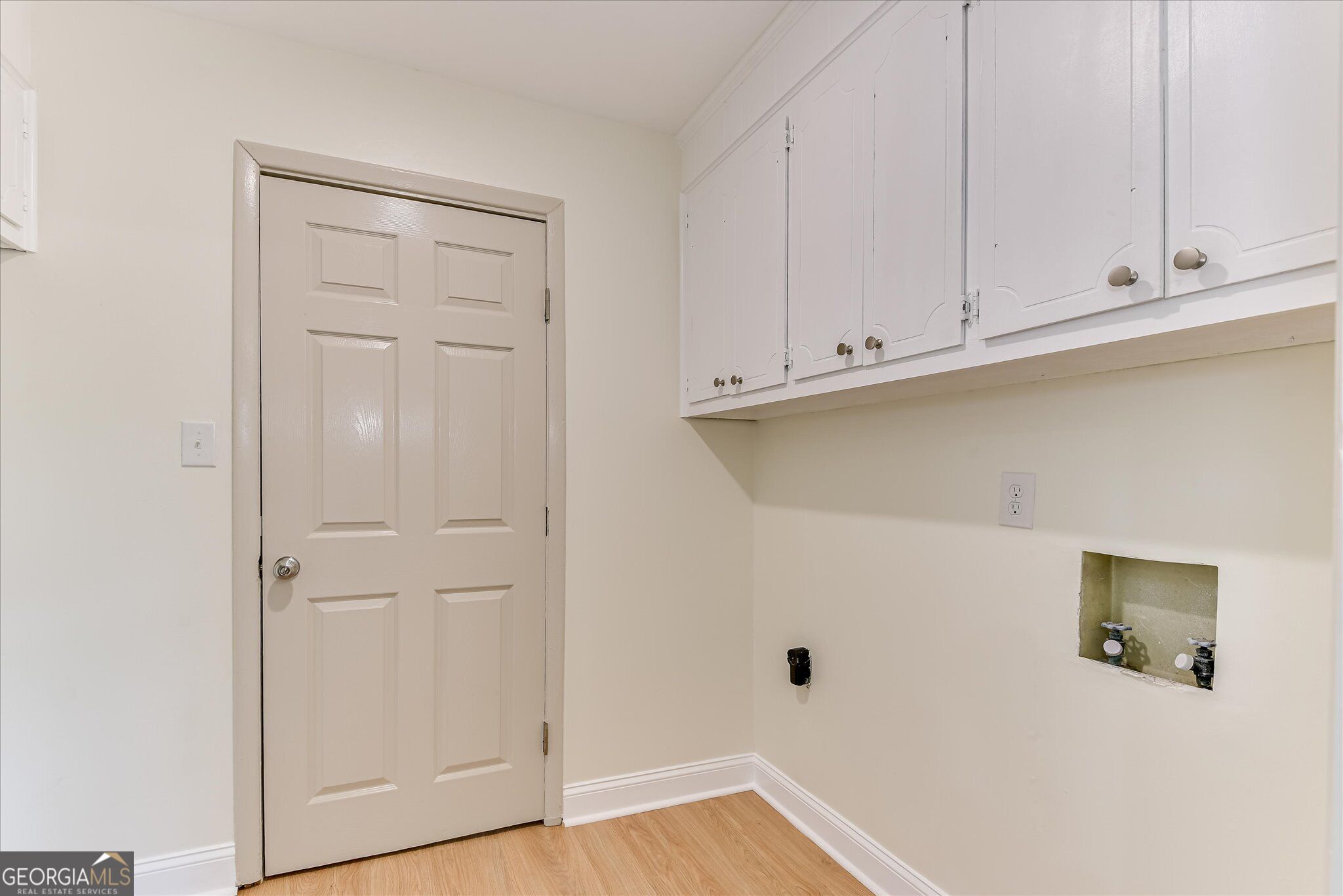 3024 Sterling Road Property Photo 5