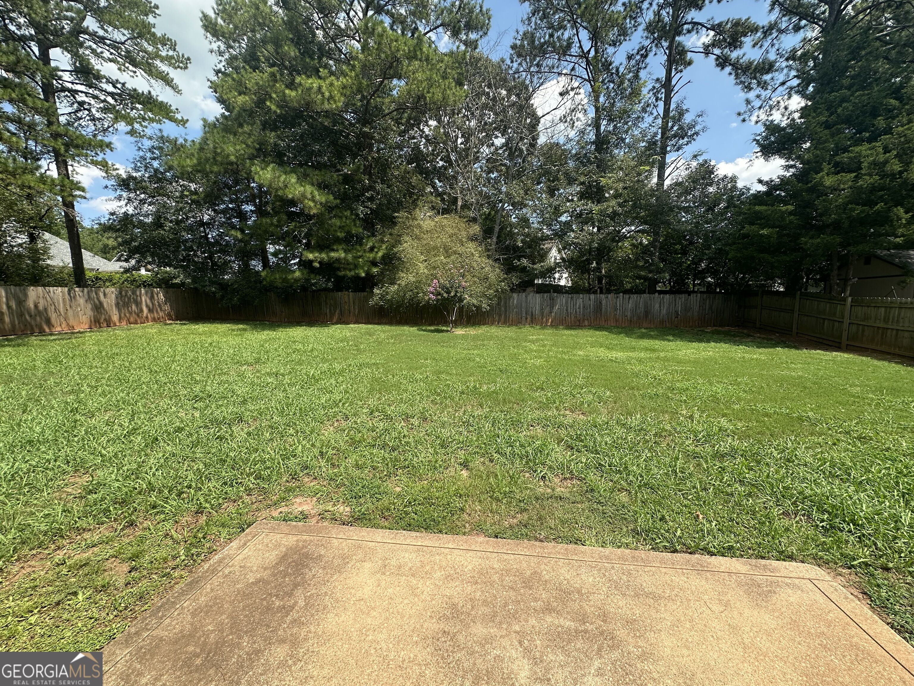 30 Syracuse Lane Property Photo 3